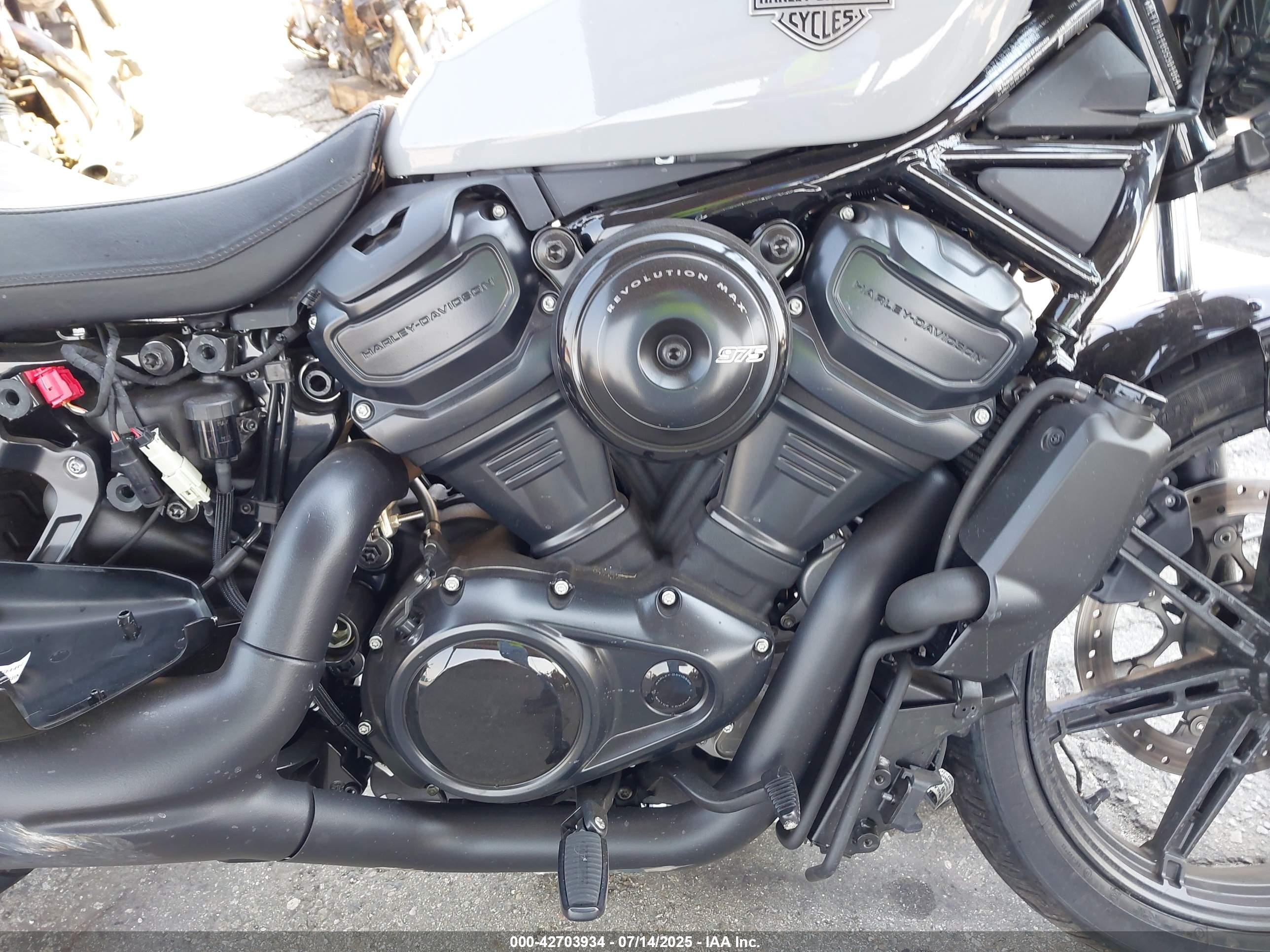 HARLEY-DAVIDSON RH975 image 8