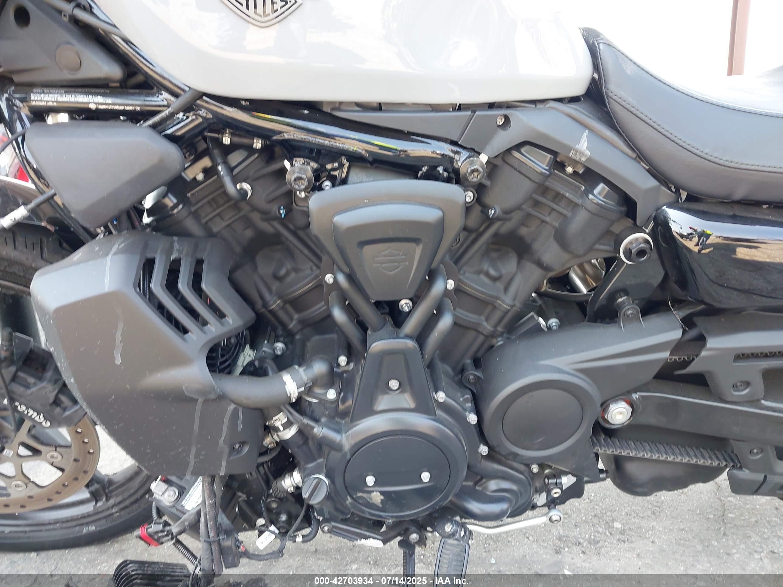 HARLEY-DAVIDSON RH975 image 9