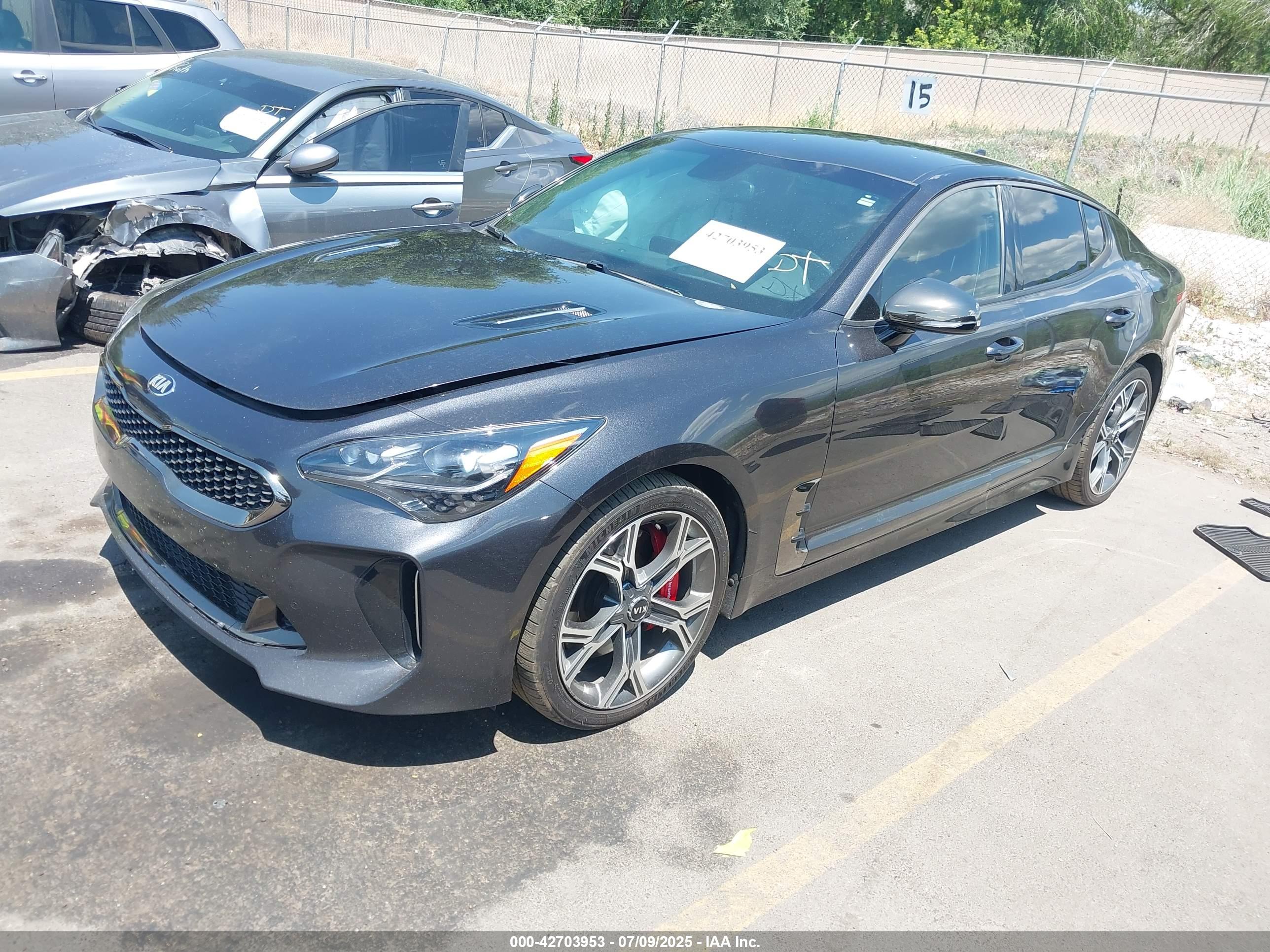 KIA STINGER image 2
