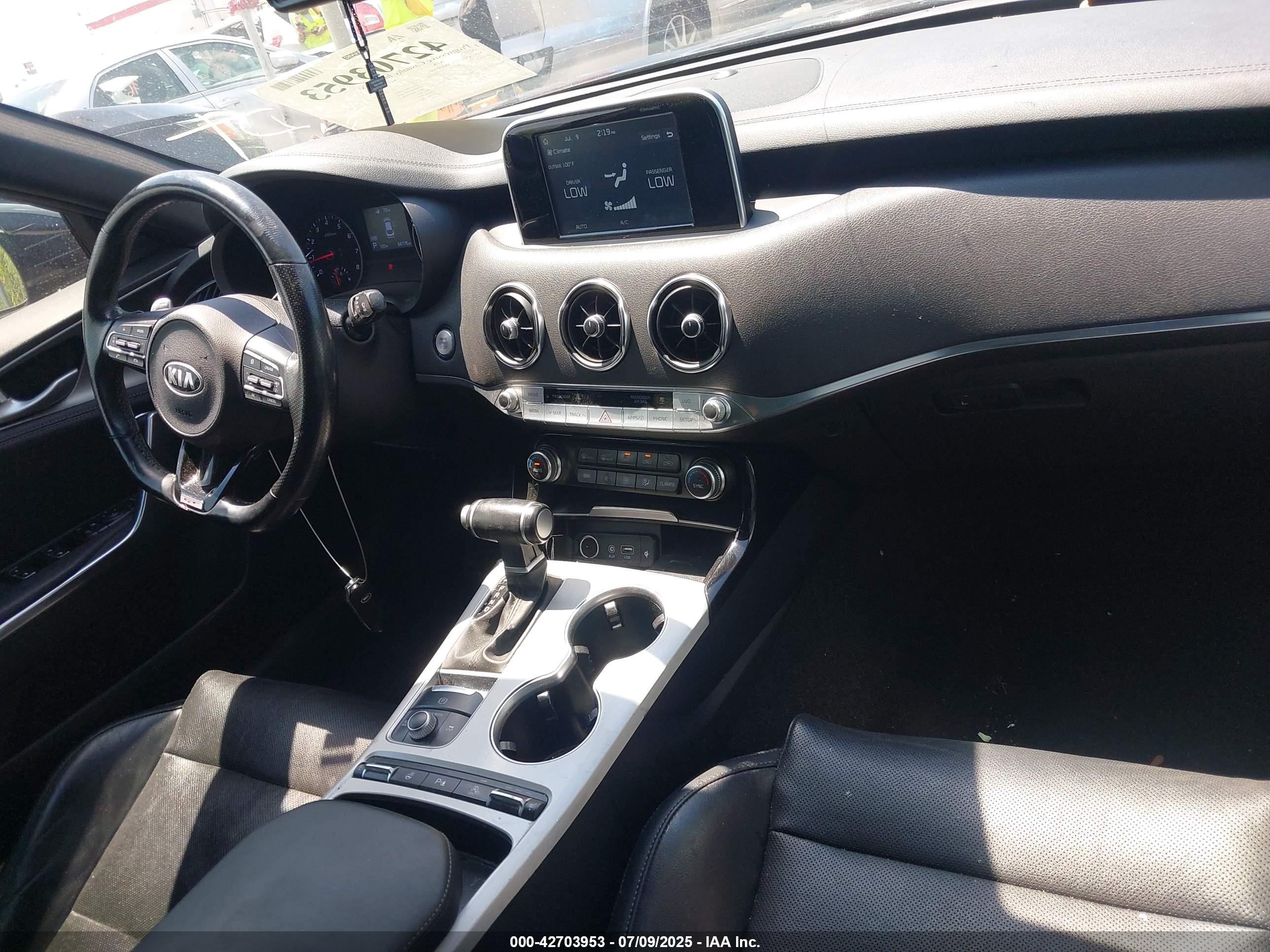 KIA STINGER image 5