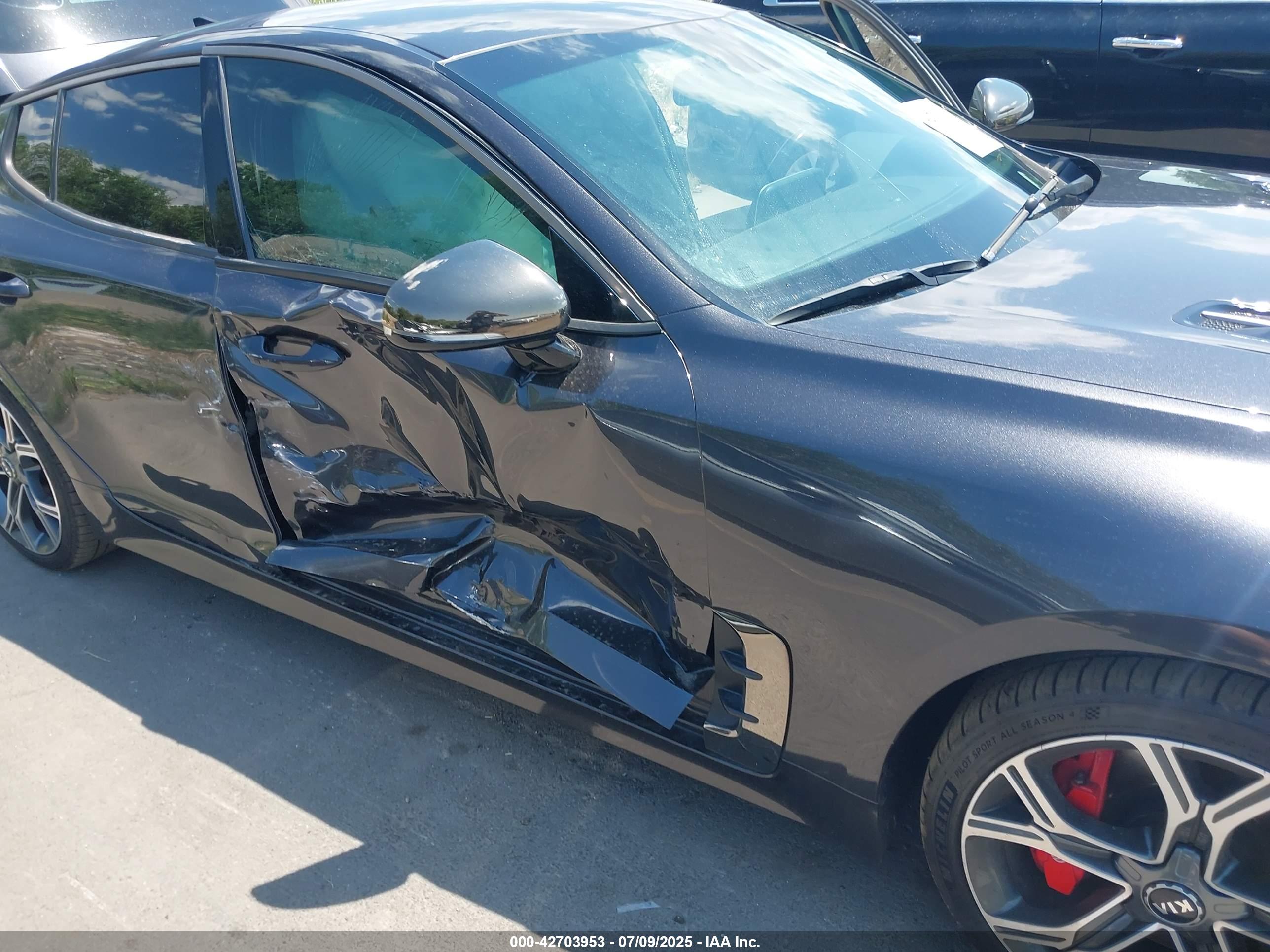 KIA STINGER image 6