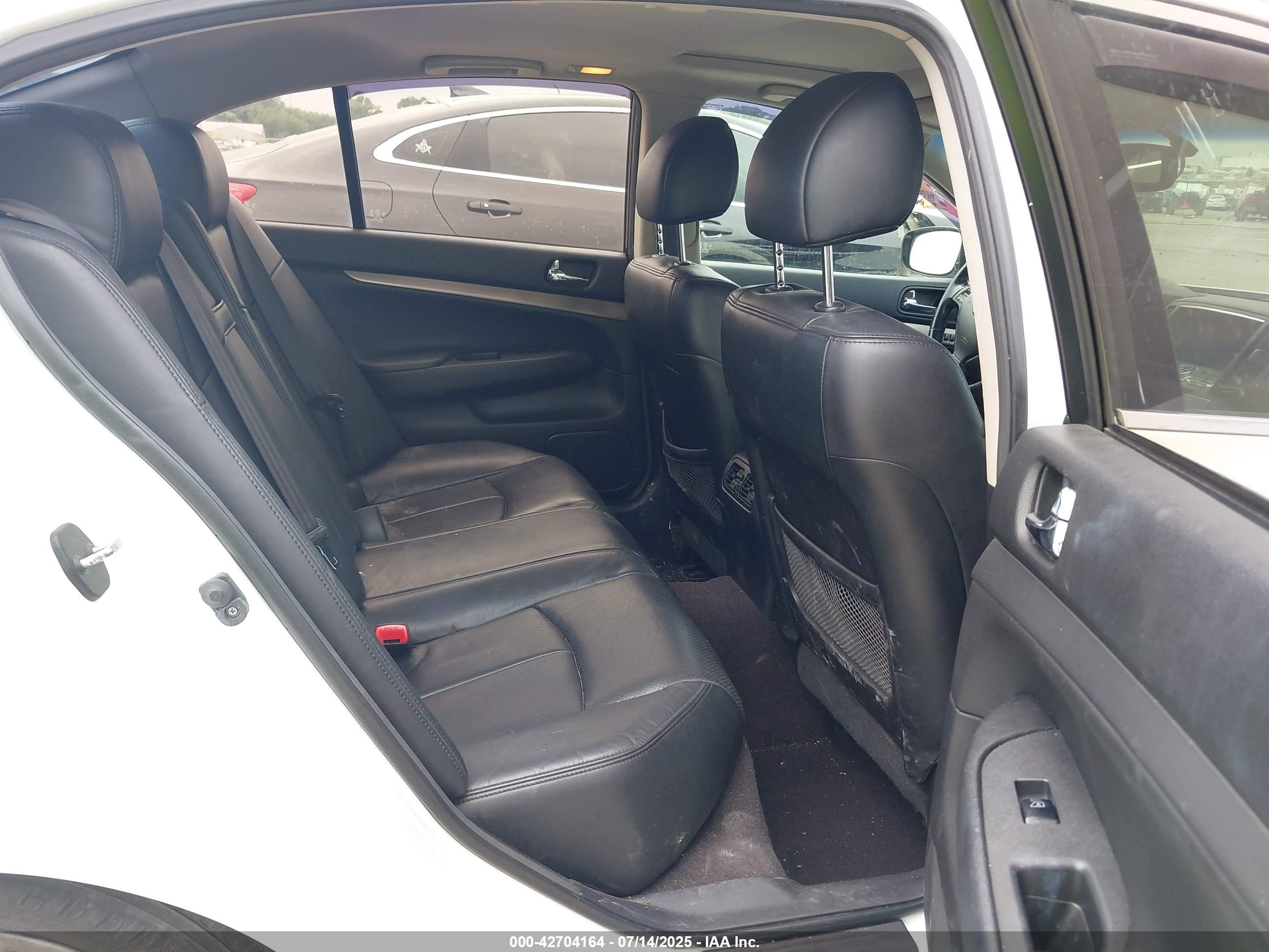 INFINITI G37X image 8
