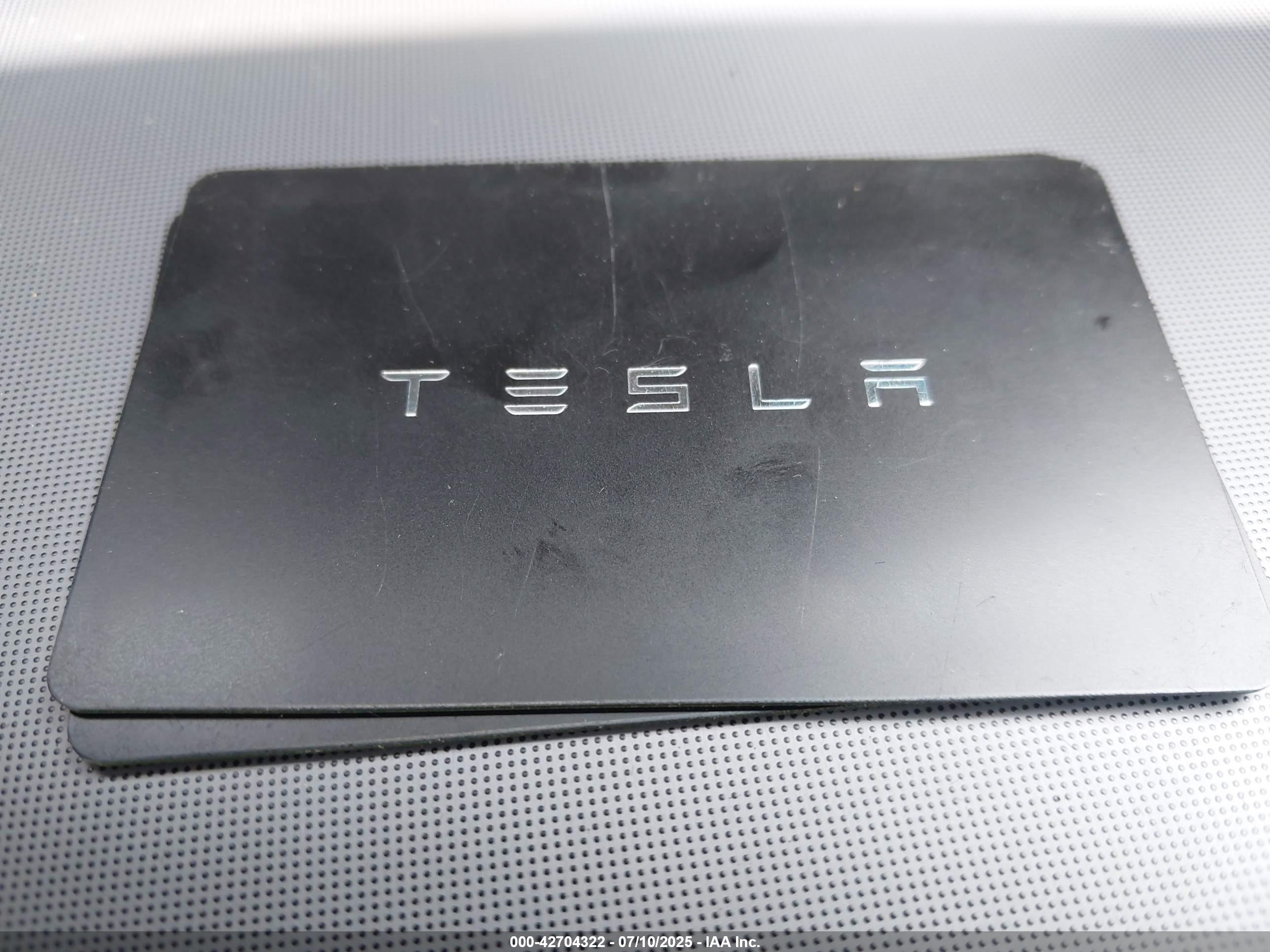 TESLA MODEL image 11