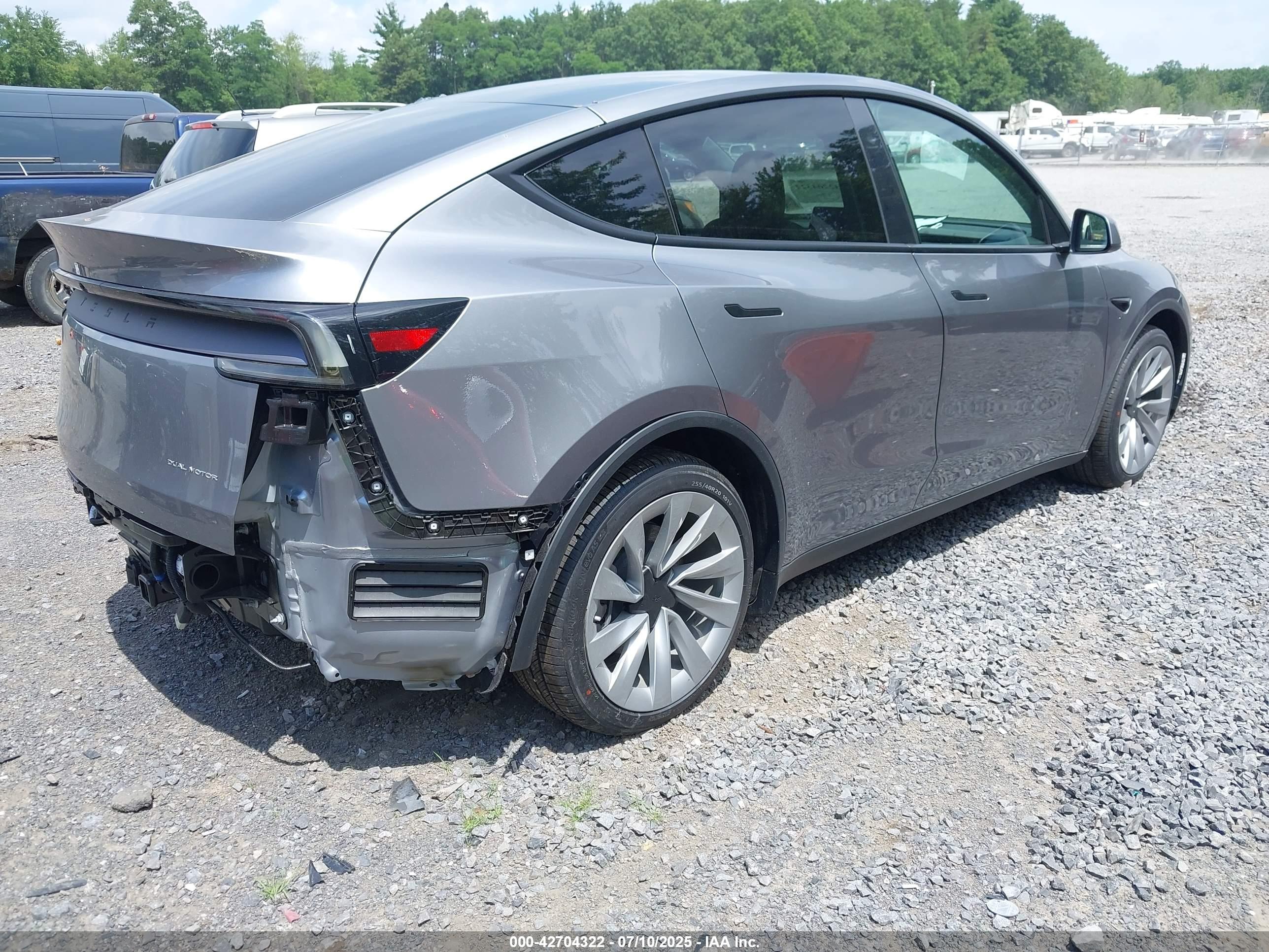 TESLA MODEL image 4
