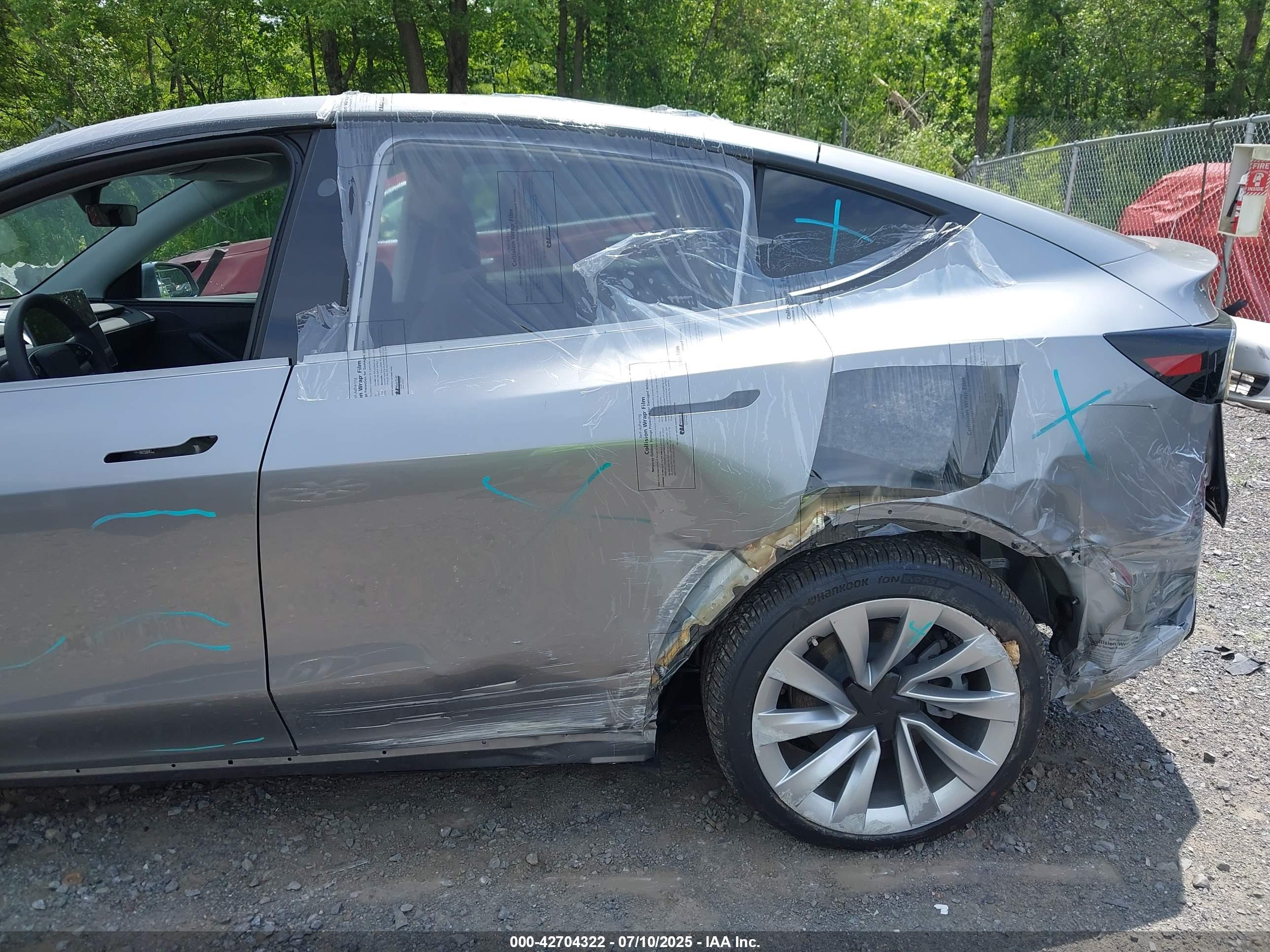 TESLA MODEL image 6