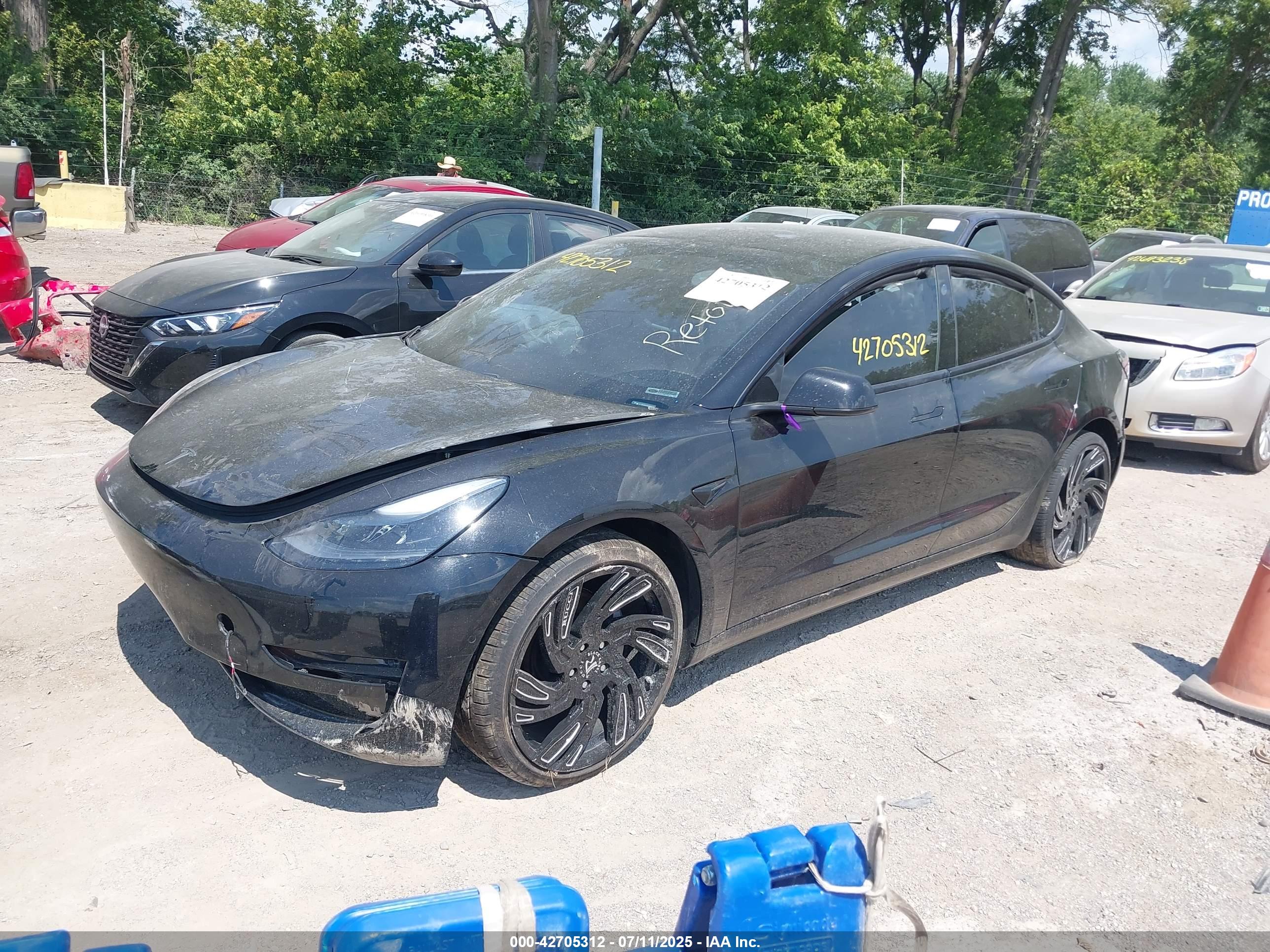 TESLA MODEL image 2
