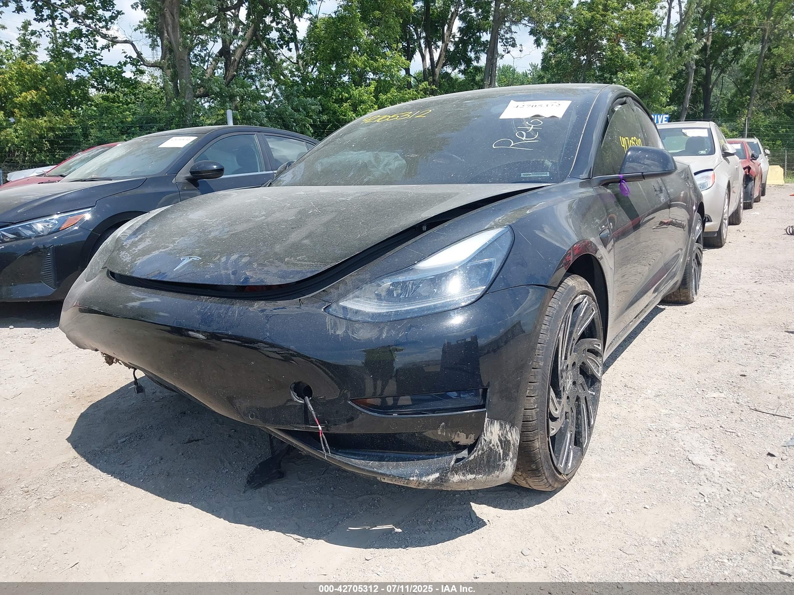 TESLA MODEL image 6
