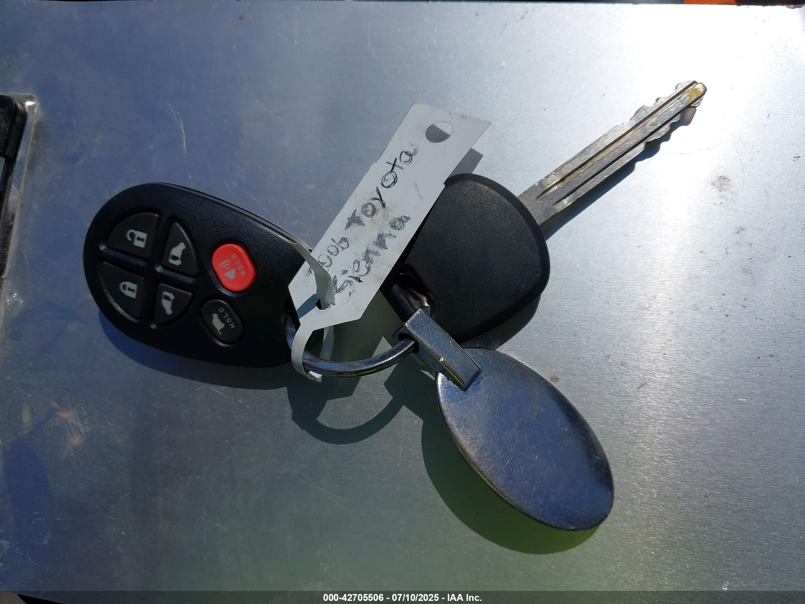 TOYOTA SIENNA image 11