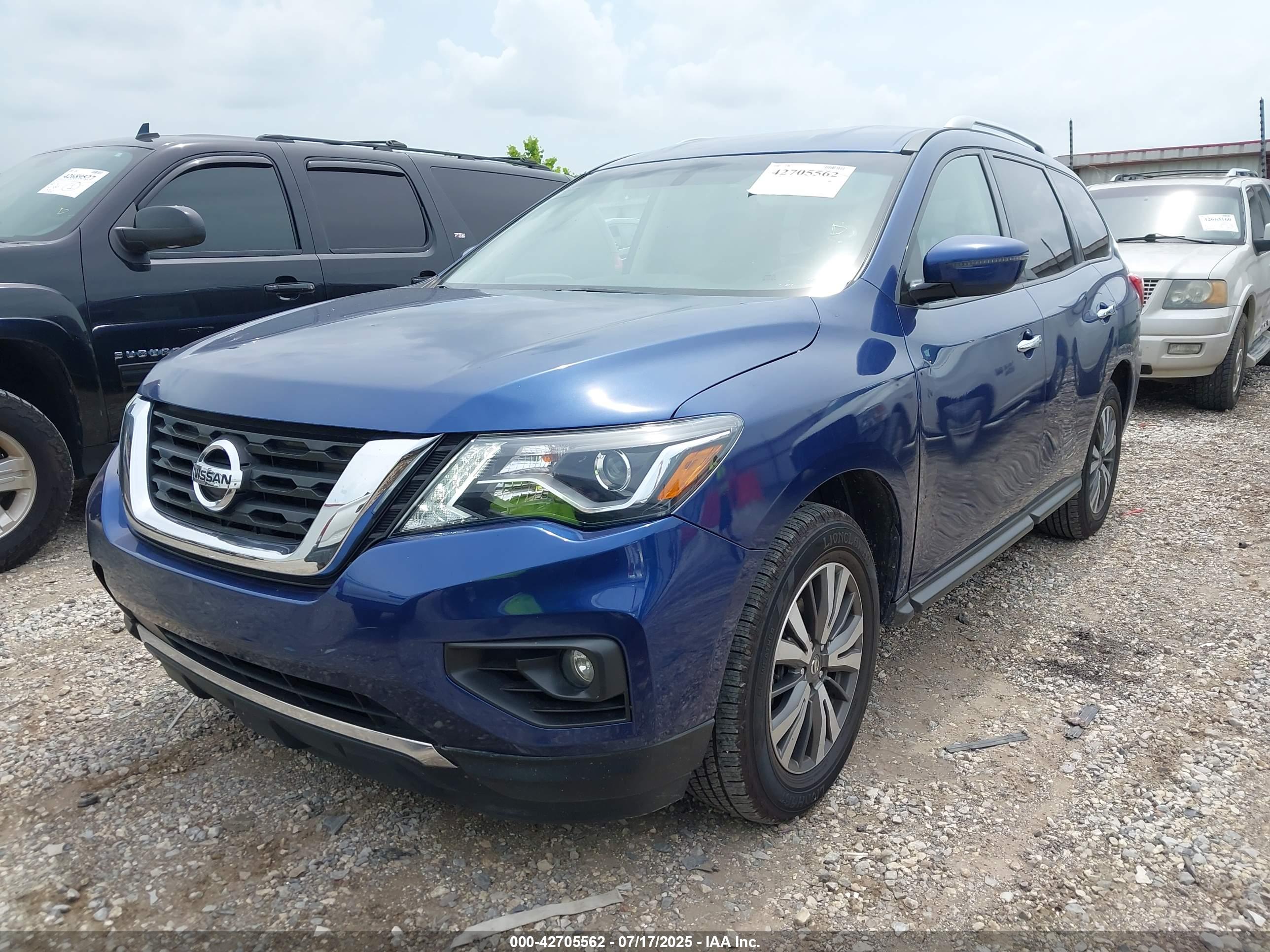 NISSAN PATHFINDER image 2