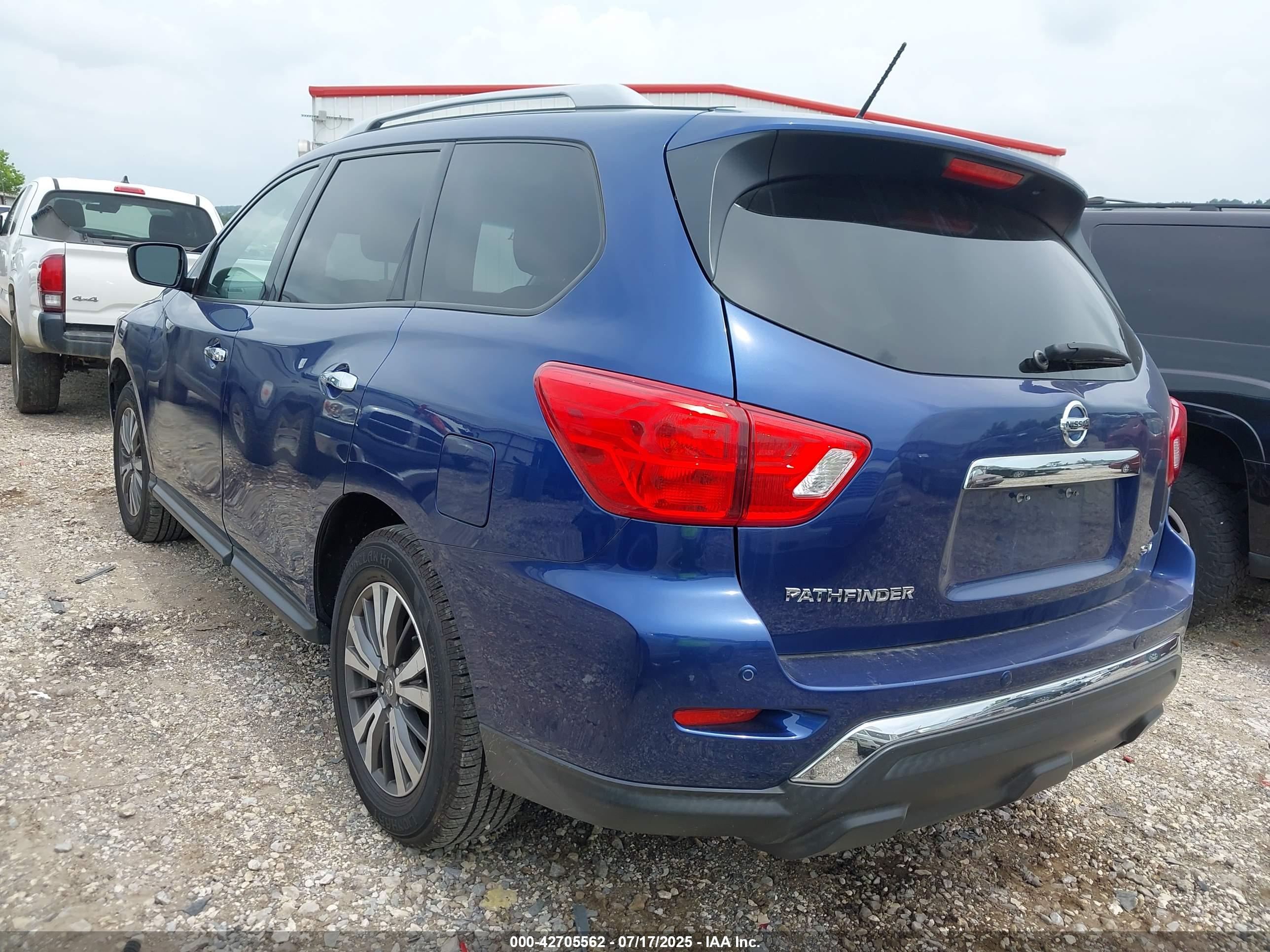 NISSAN PATHFINDER image 3