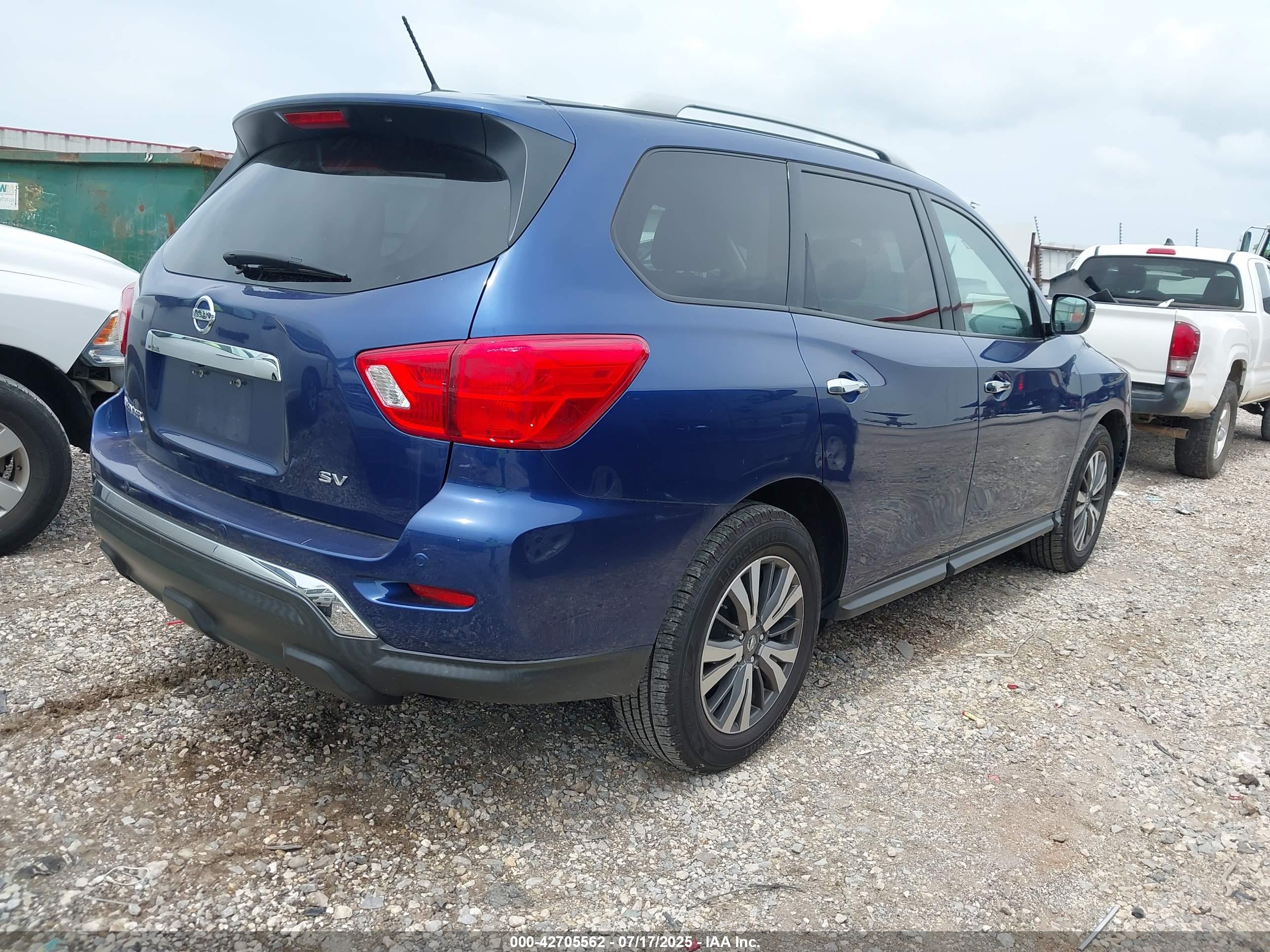 NISSAN PATHFINDER image 4
