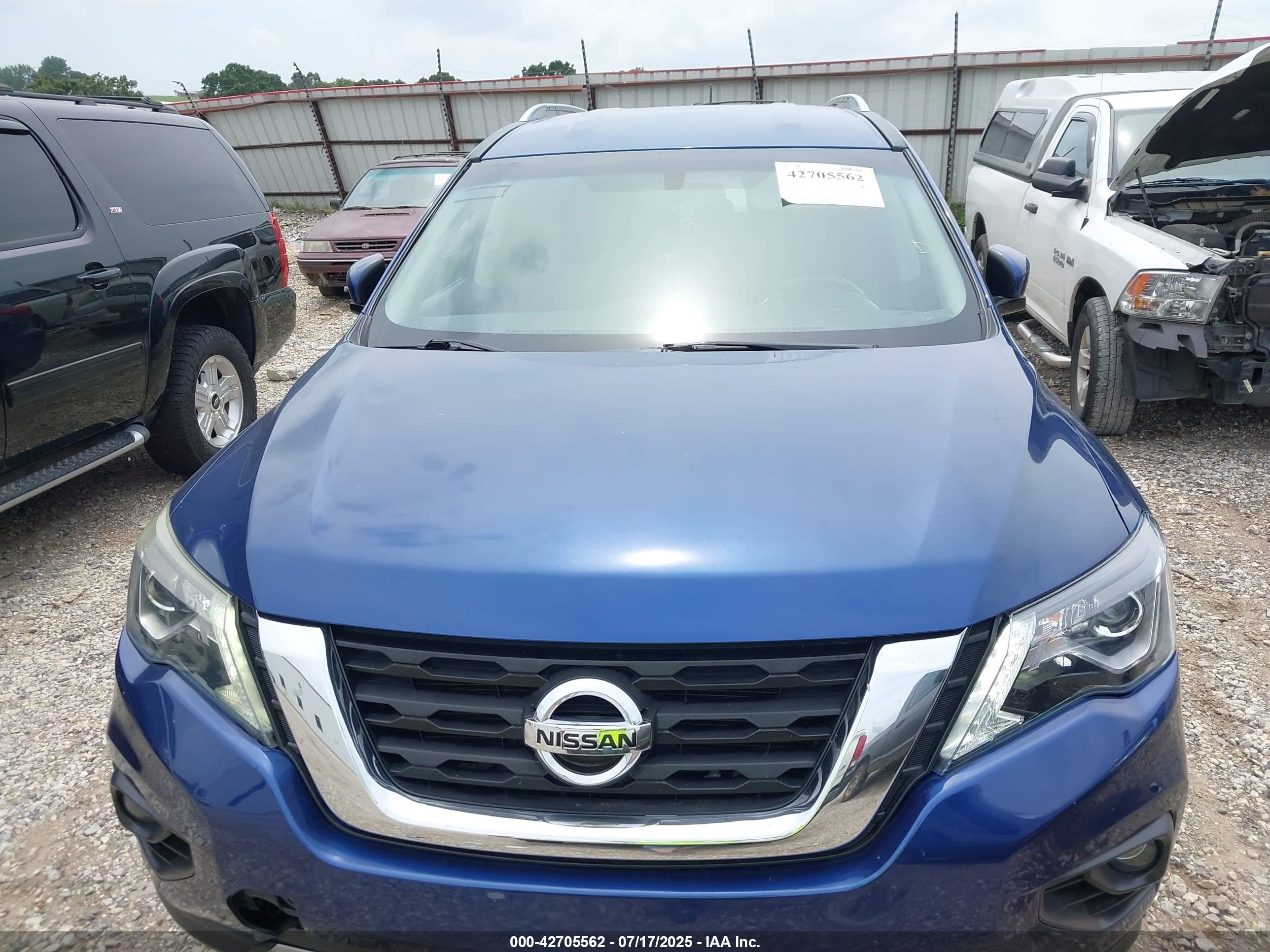 NISSAN PATHFINDER image 6