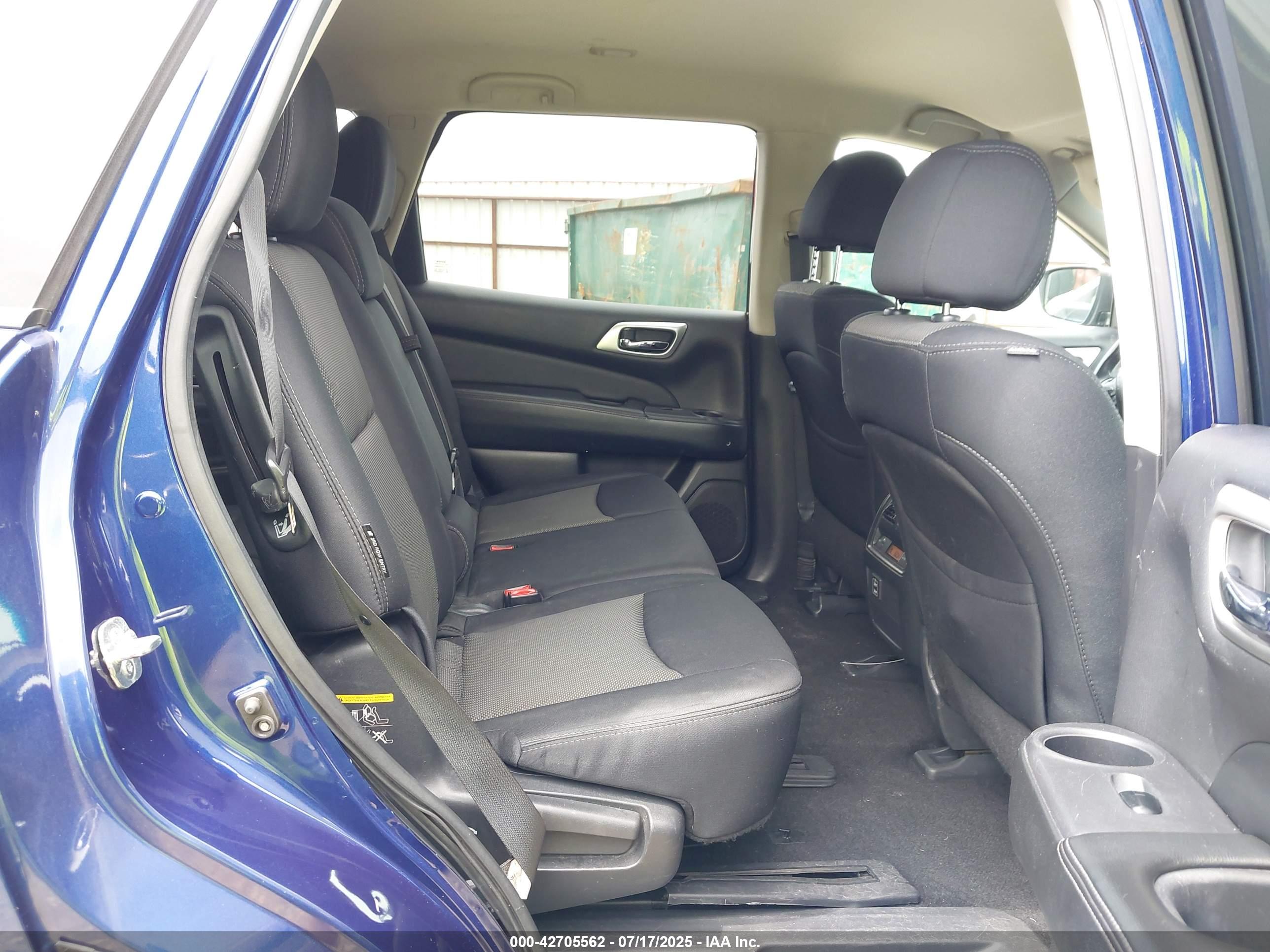 NISSAN PATHFINDER image 8
