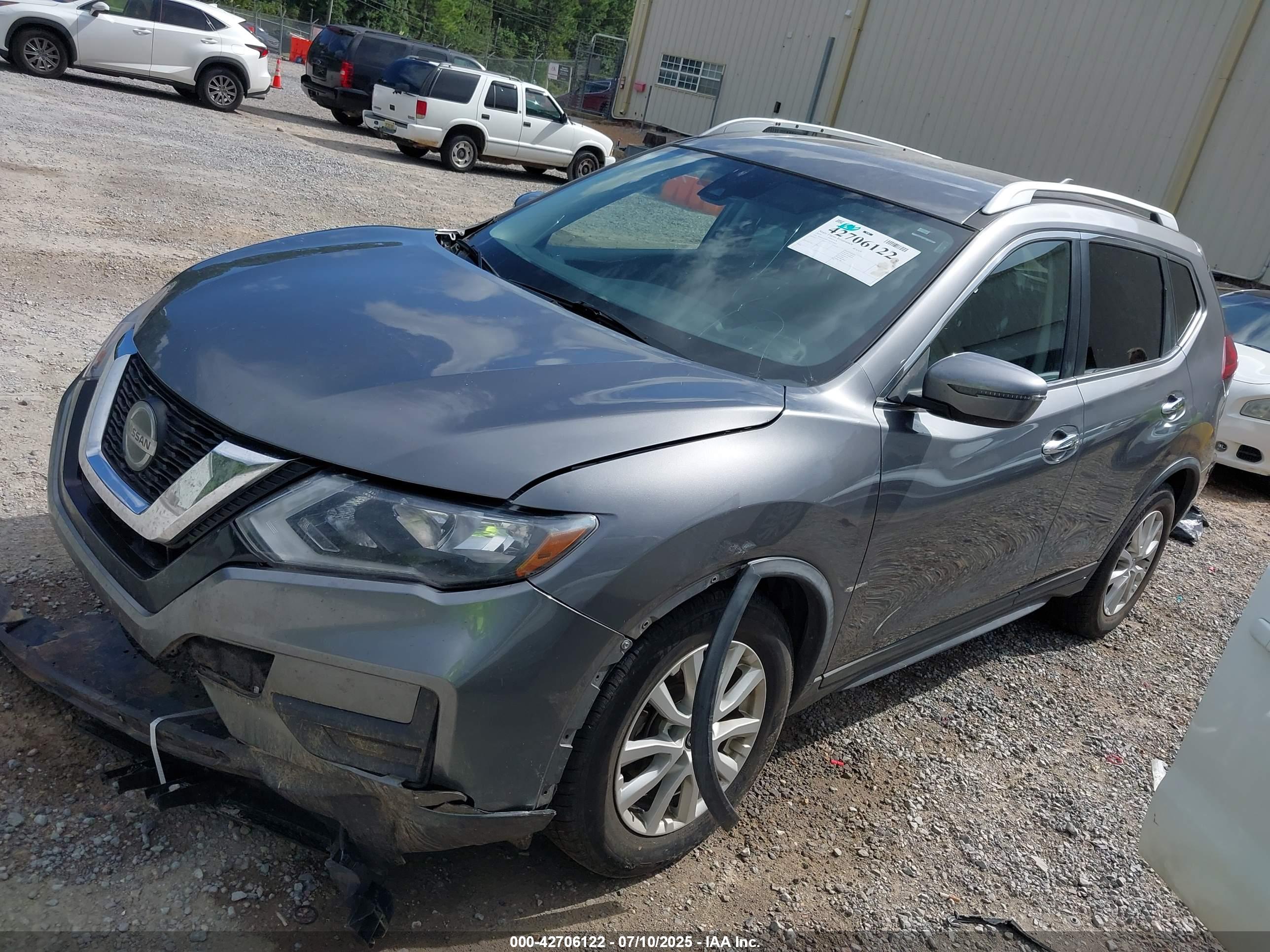 NISSAN ROGUE image 2
