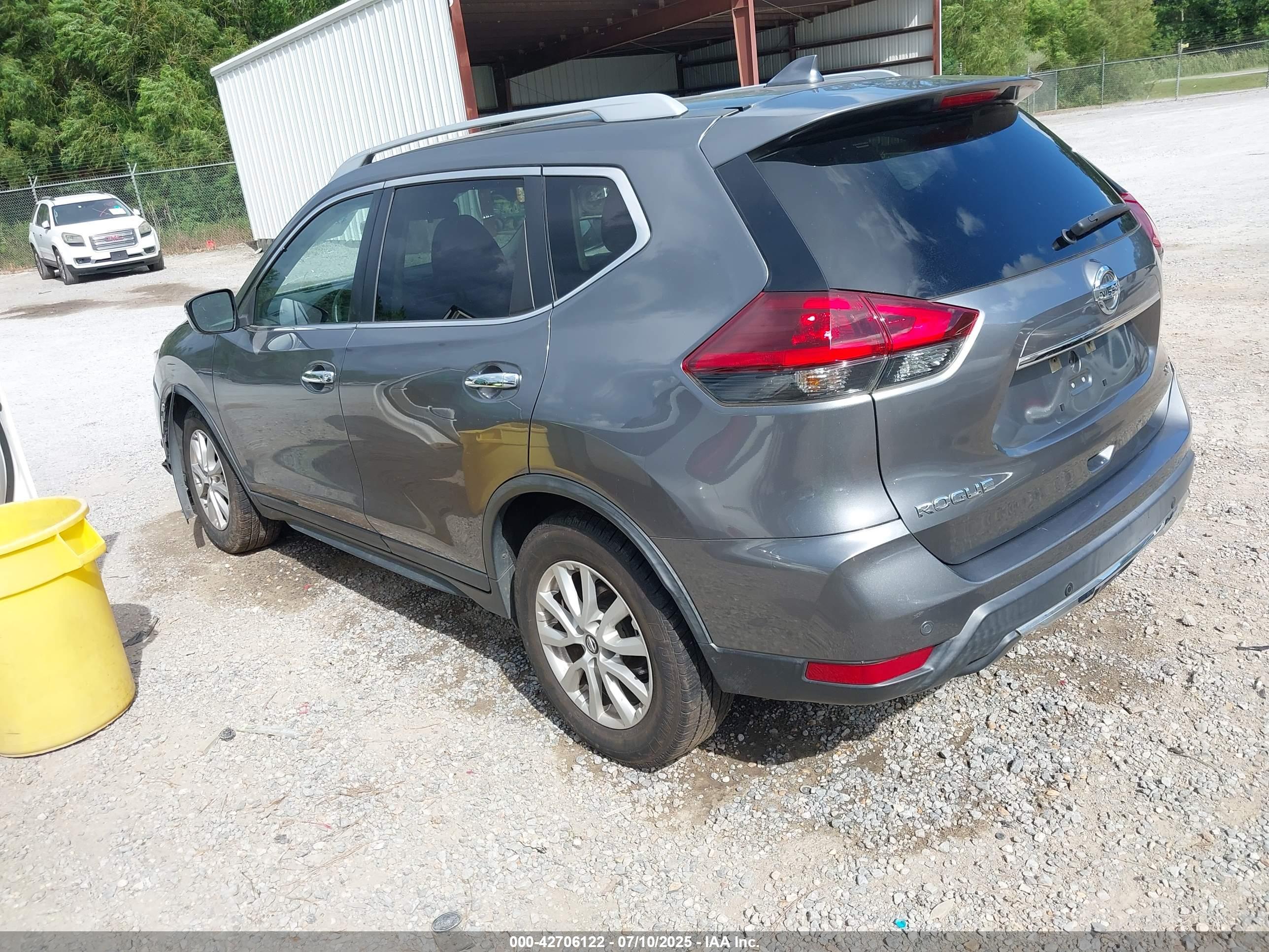 NISSAN ROGUE image 3