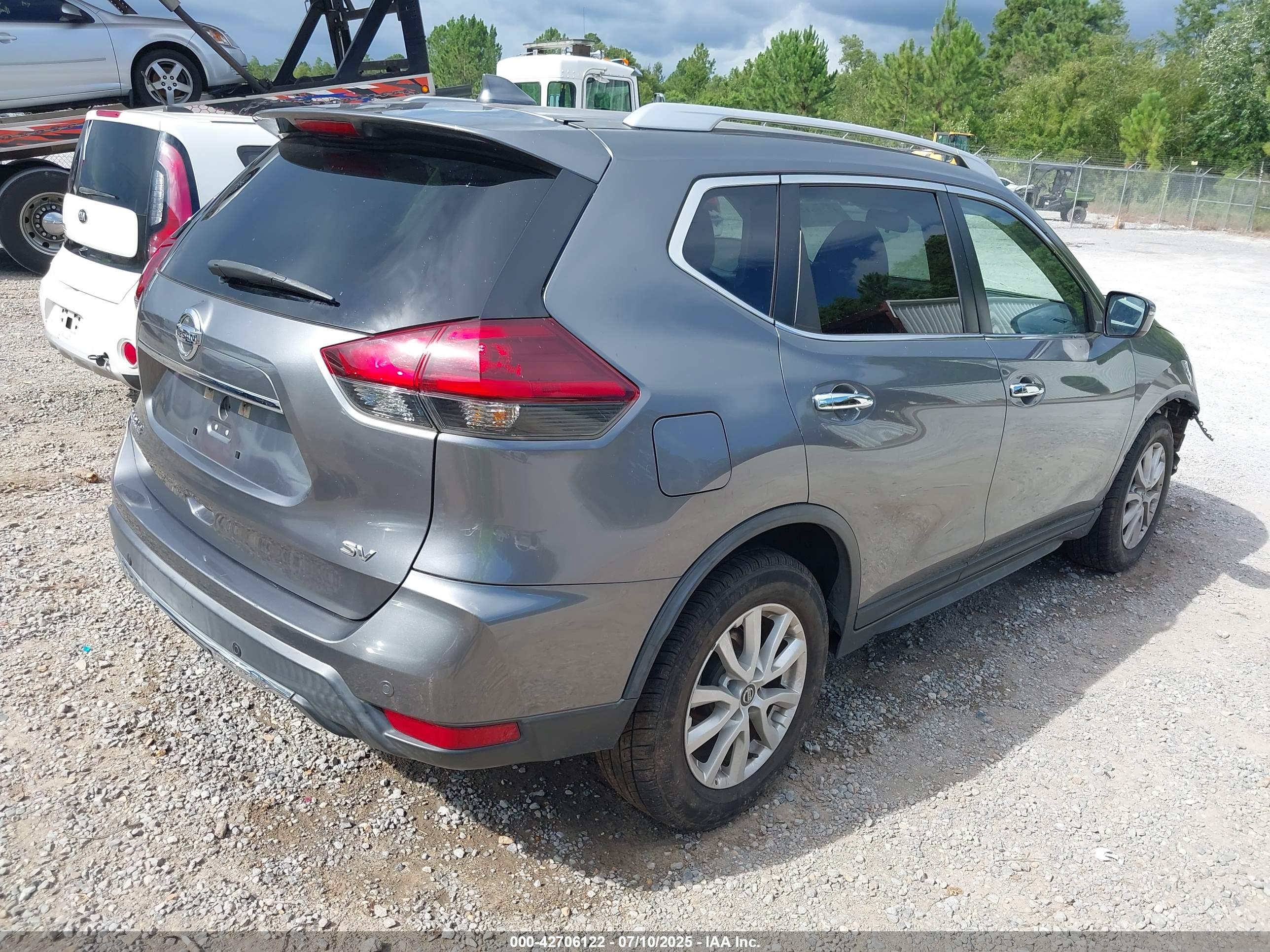 NISSAN ROGUE image 4