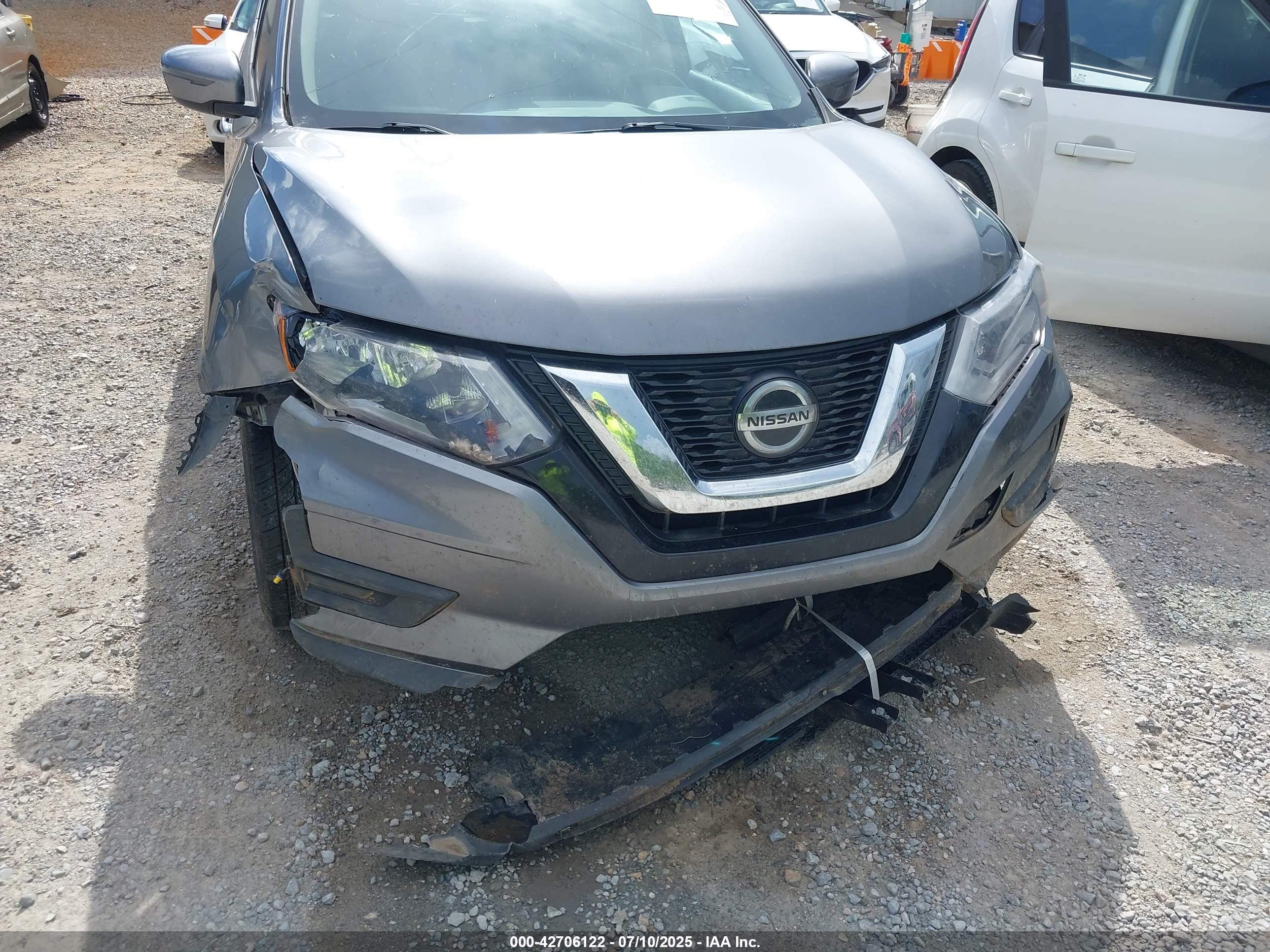 NISSAN ROGUE image 6