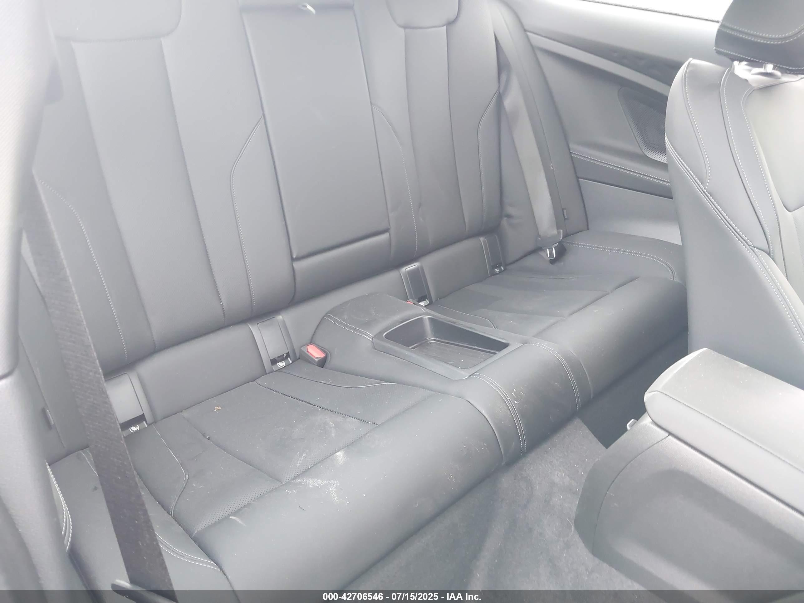 BMW 230 image 8
