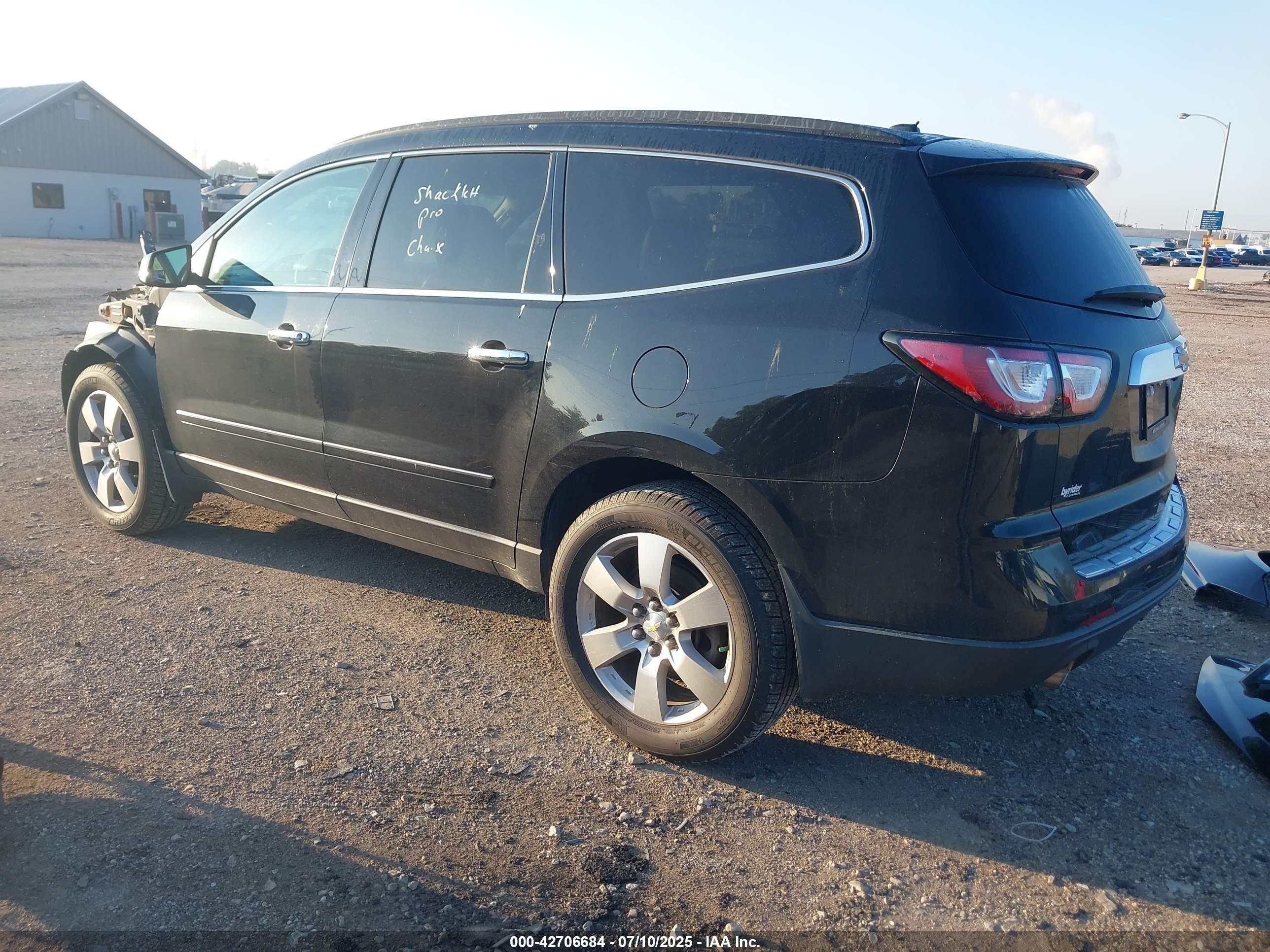 CHEVROLET TRAVERSE image 3
