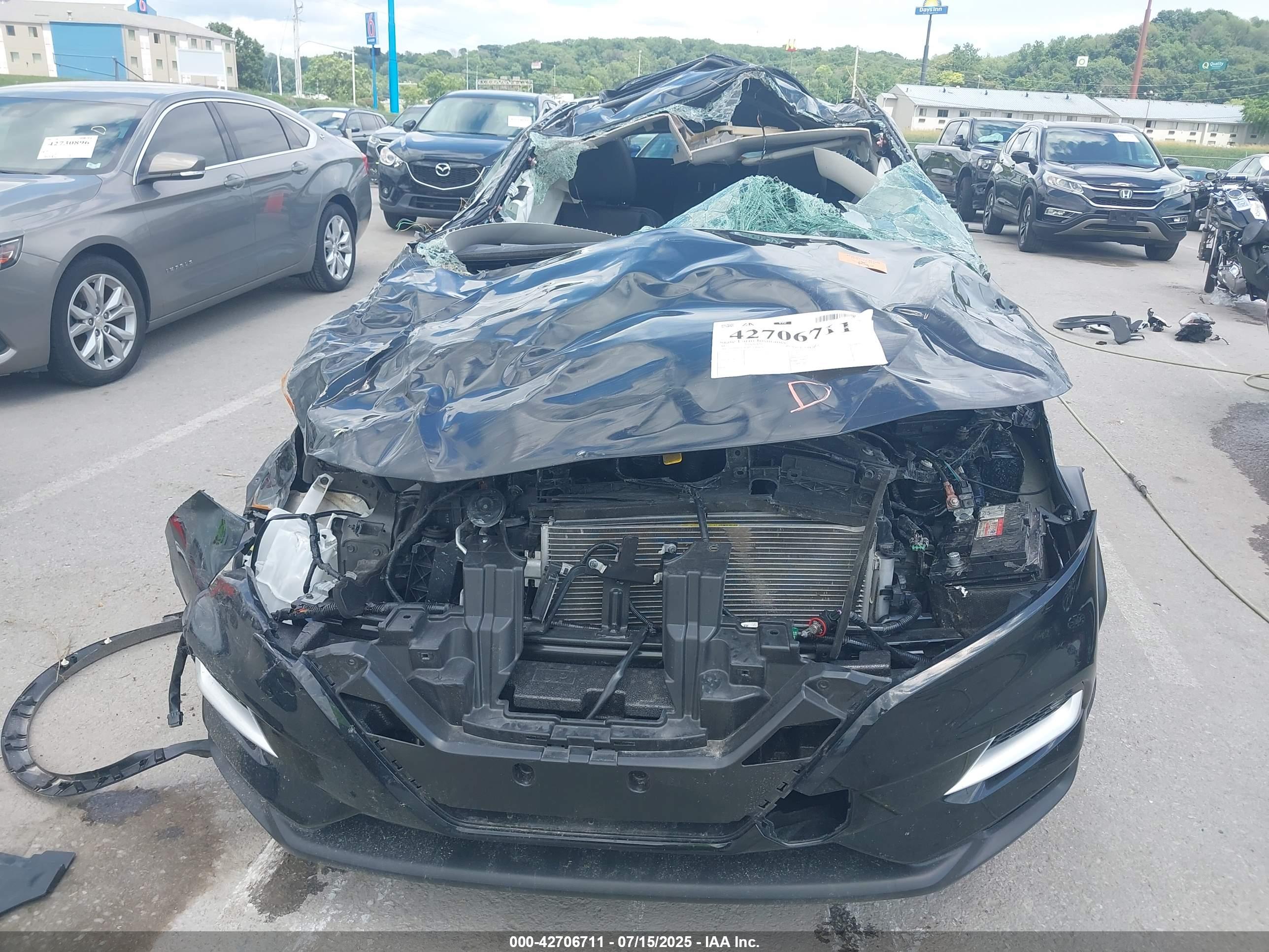 NISSAN ROGUE image 6