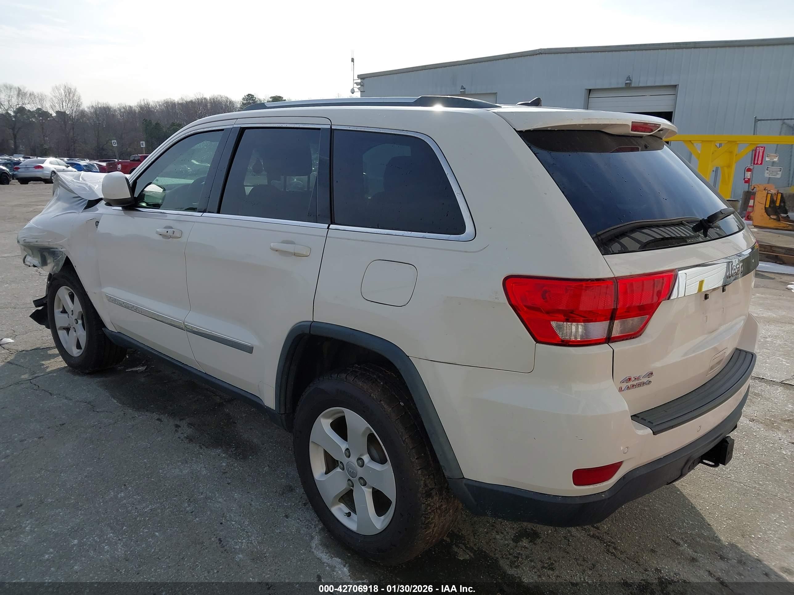 JEEP GRAND image 3