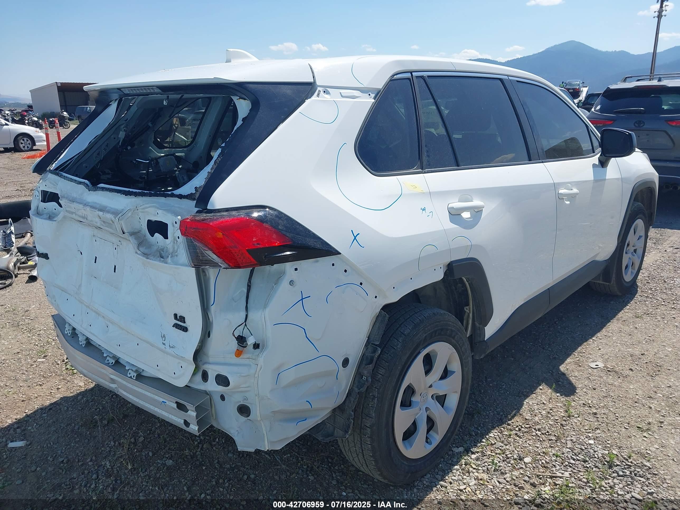 TOYOTA RAV4 image 4