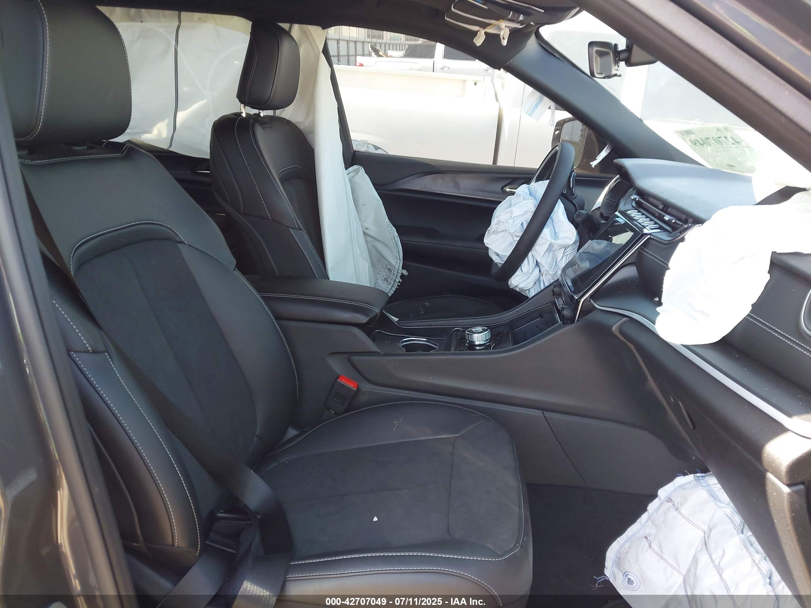 JEEP GRAND image 5