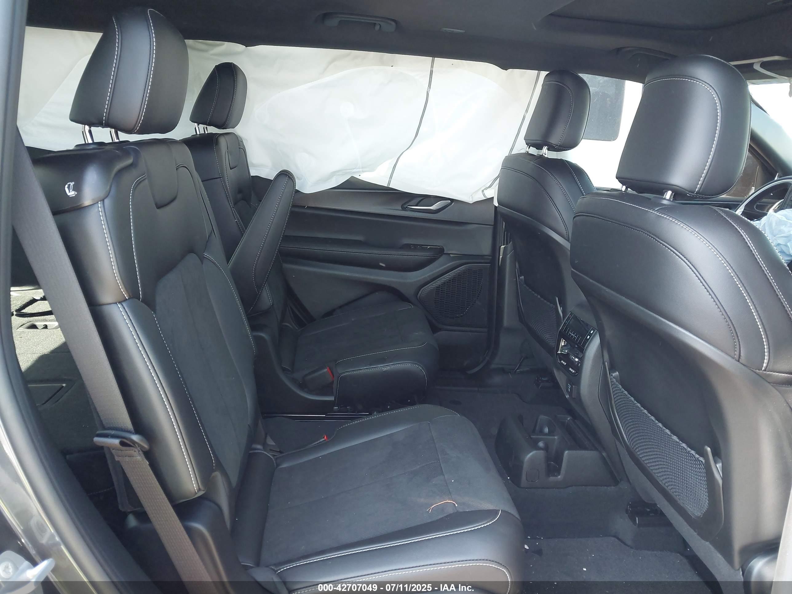 JEEP GRAND image 8