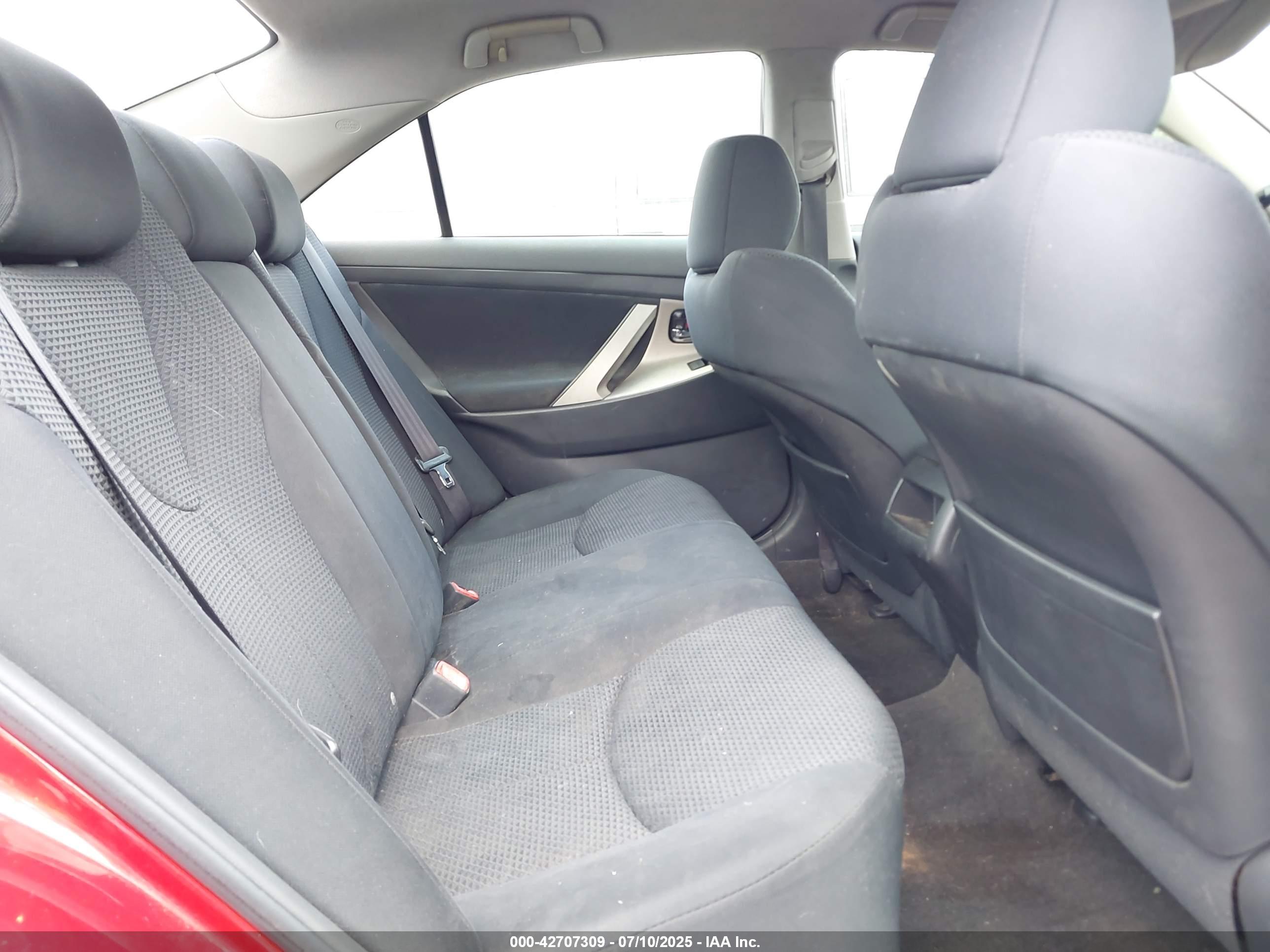 TOYOTA CAMRY image 8