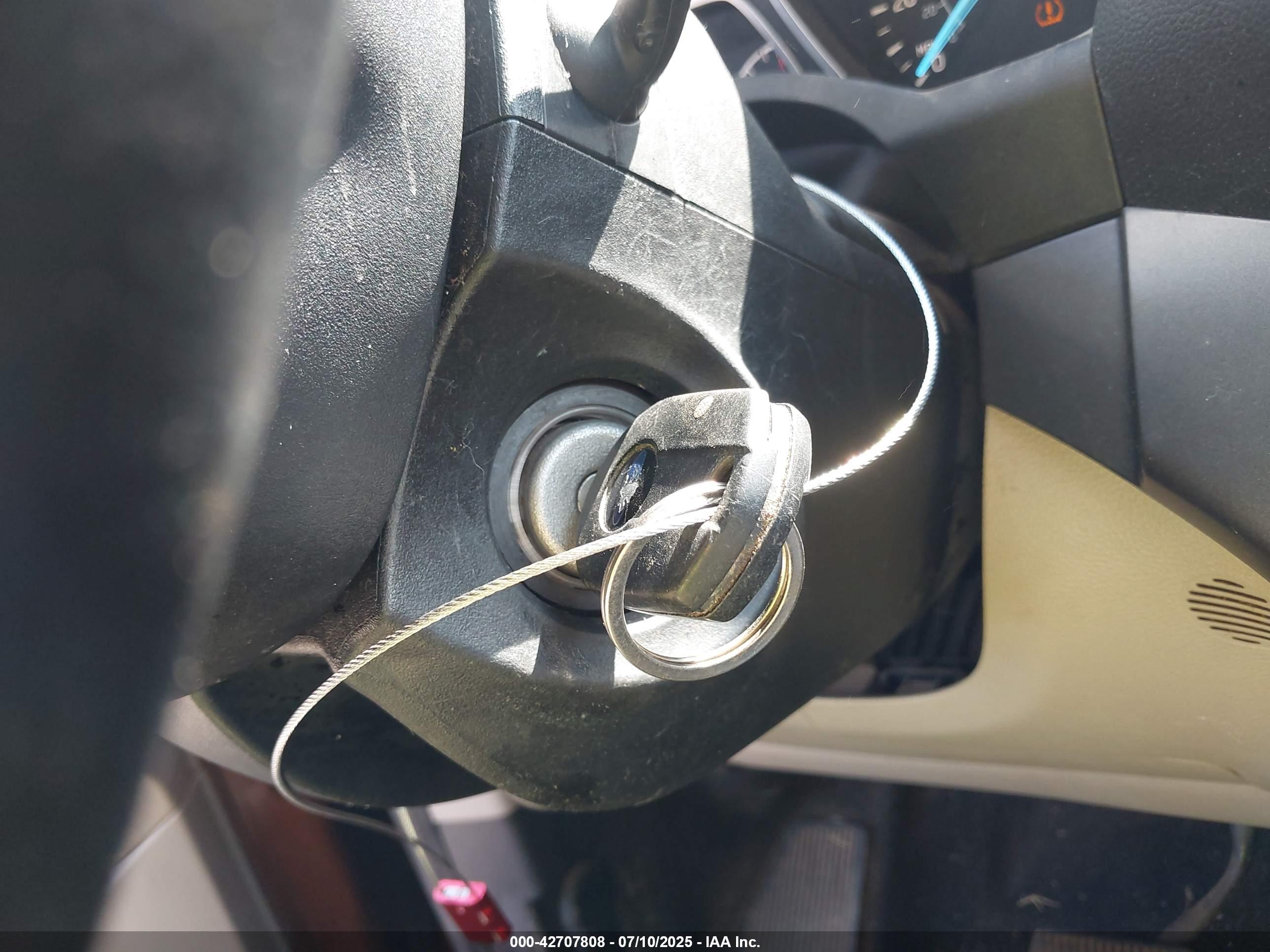 FORD ESCAPE image 11