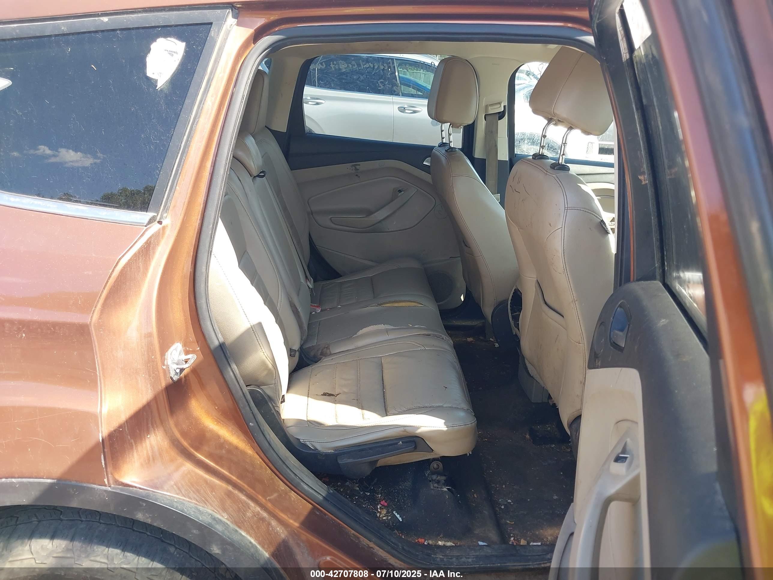 FORD ESCAPE image 8