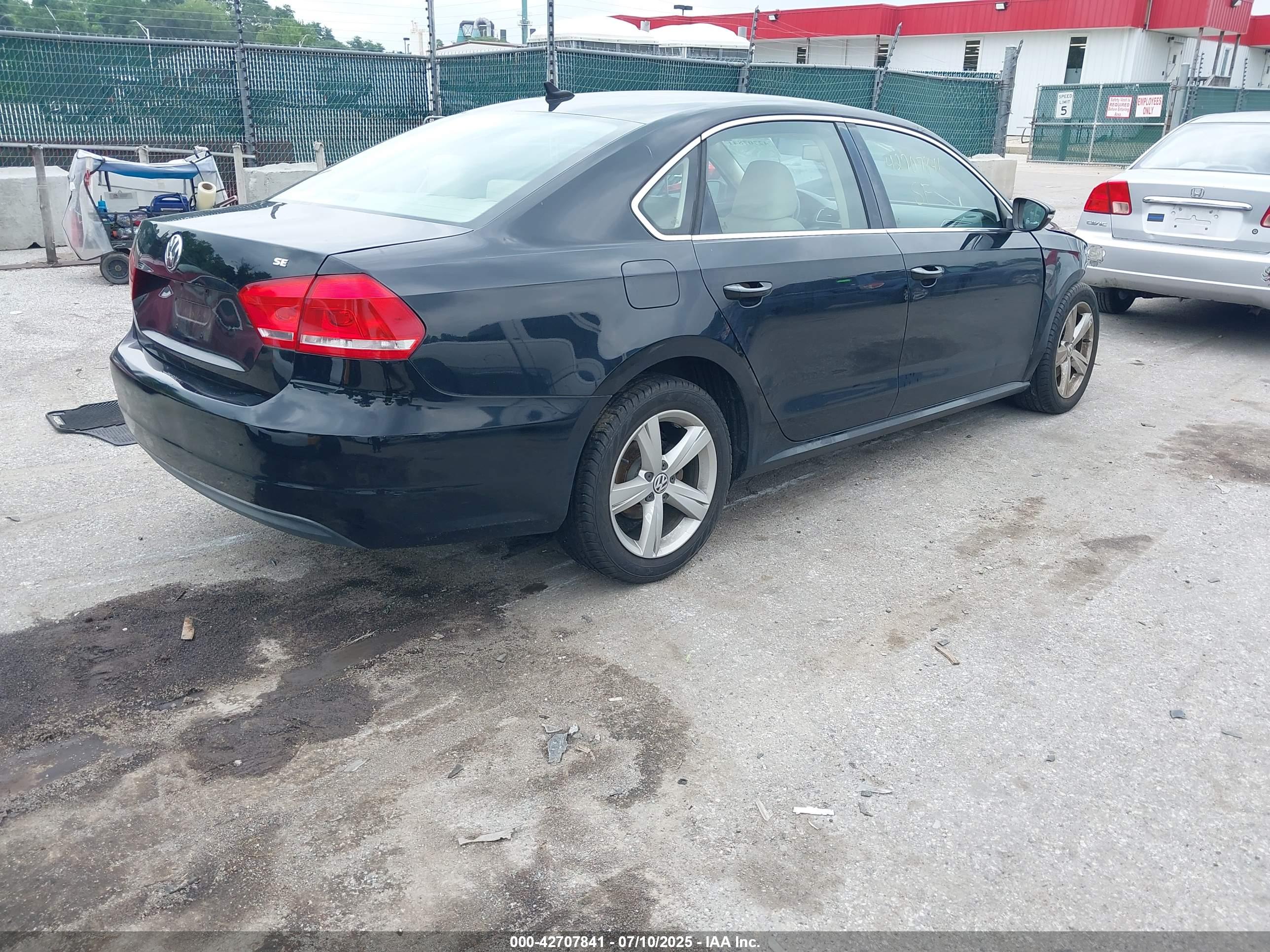 VOLKSWAGEN PASSAT image 4