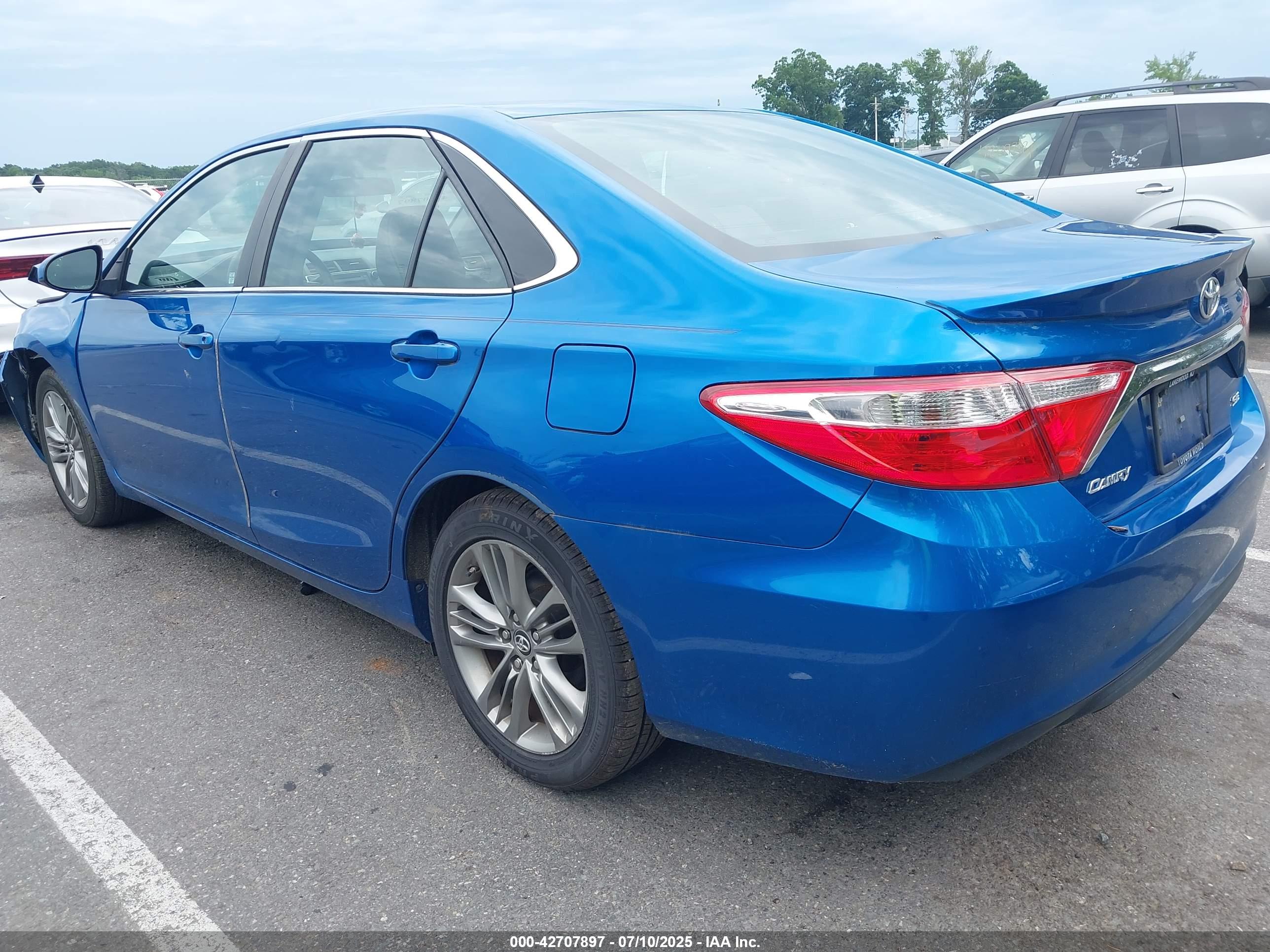 TOYOTA CAMRY image 3