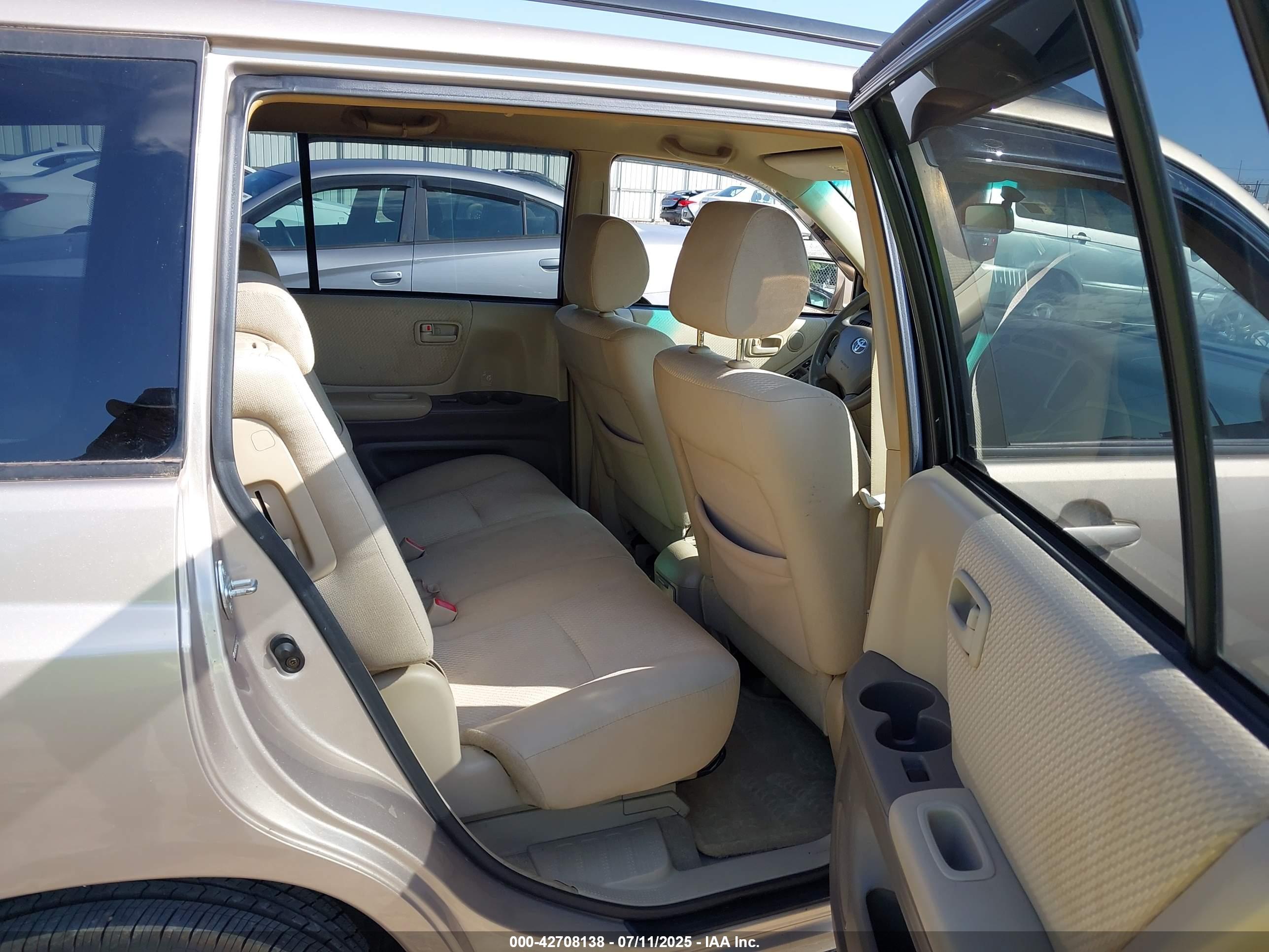 TOYOTA HIGHLANDER image 8