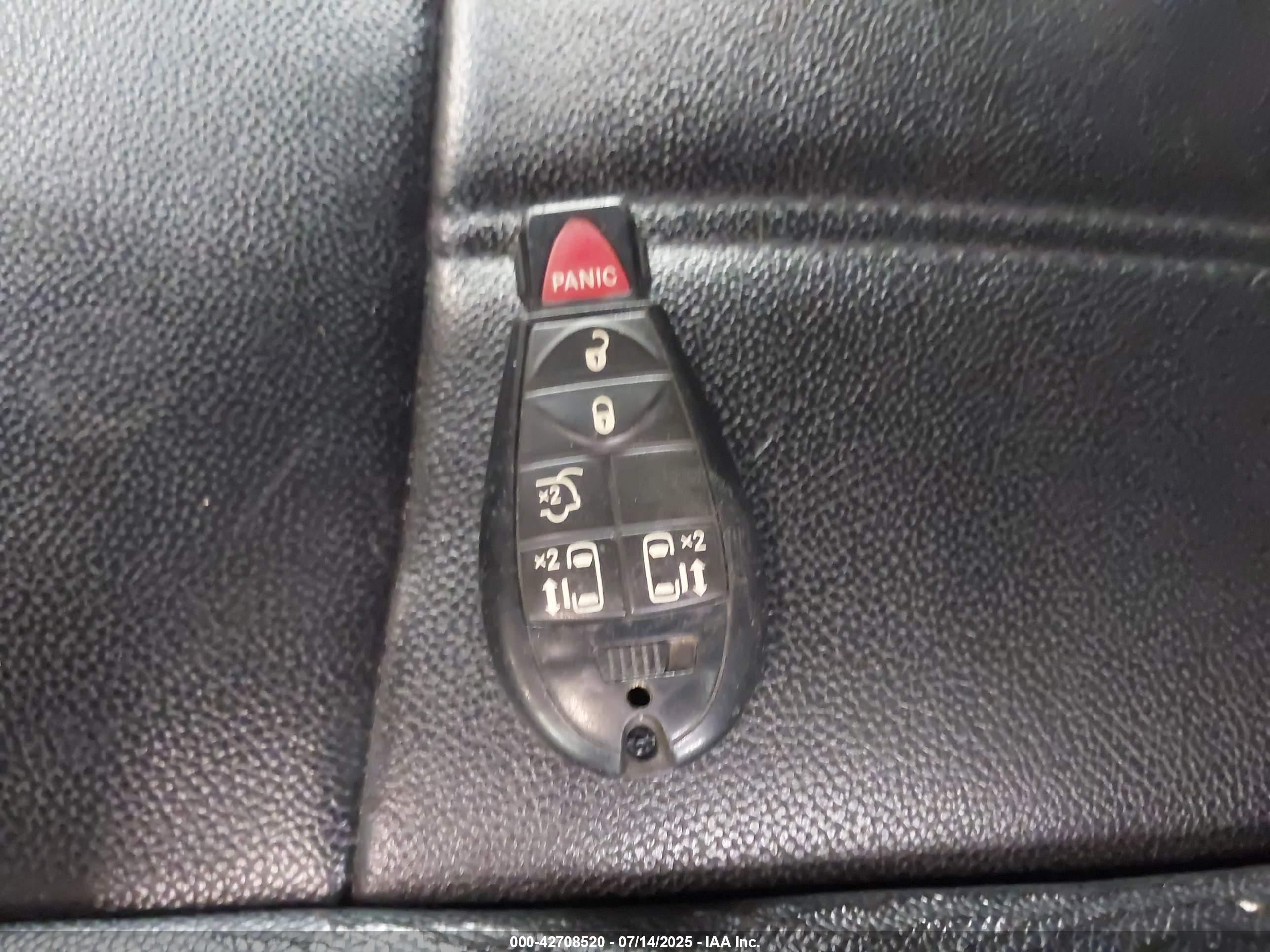 CHRYSLER TOWN image 11