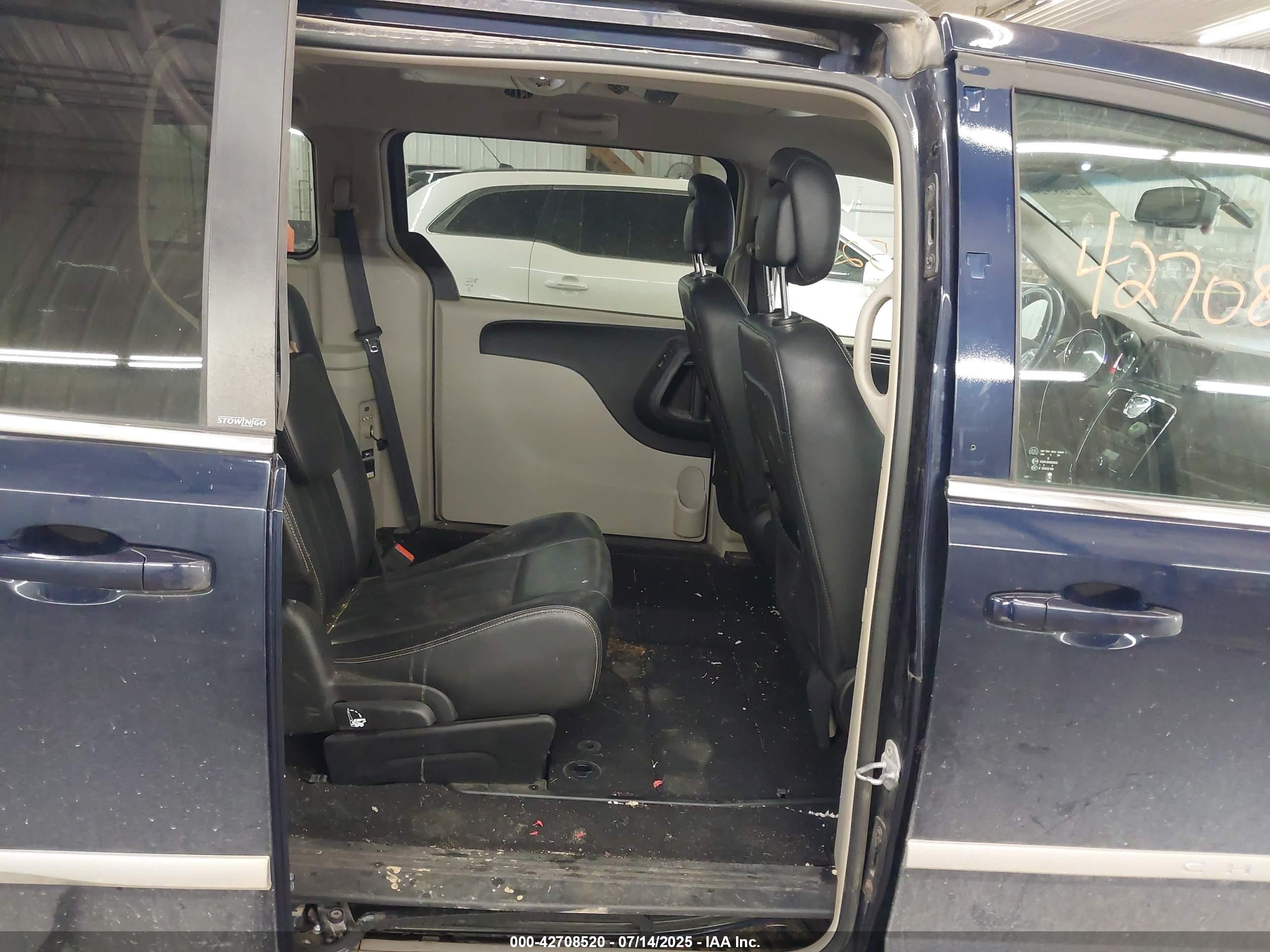 CHRYSLER TOWN image 8