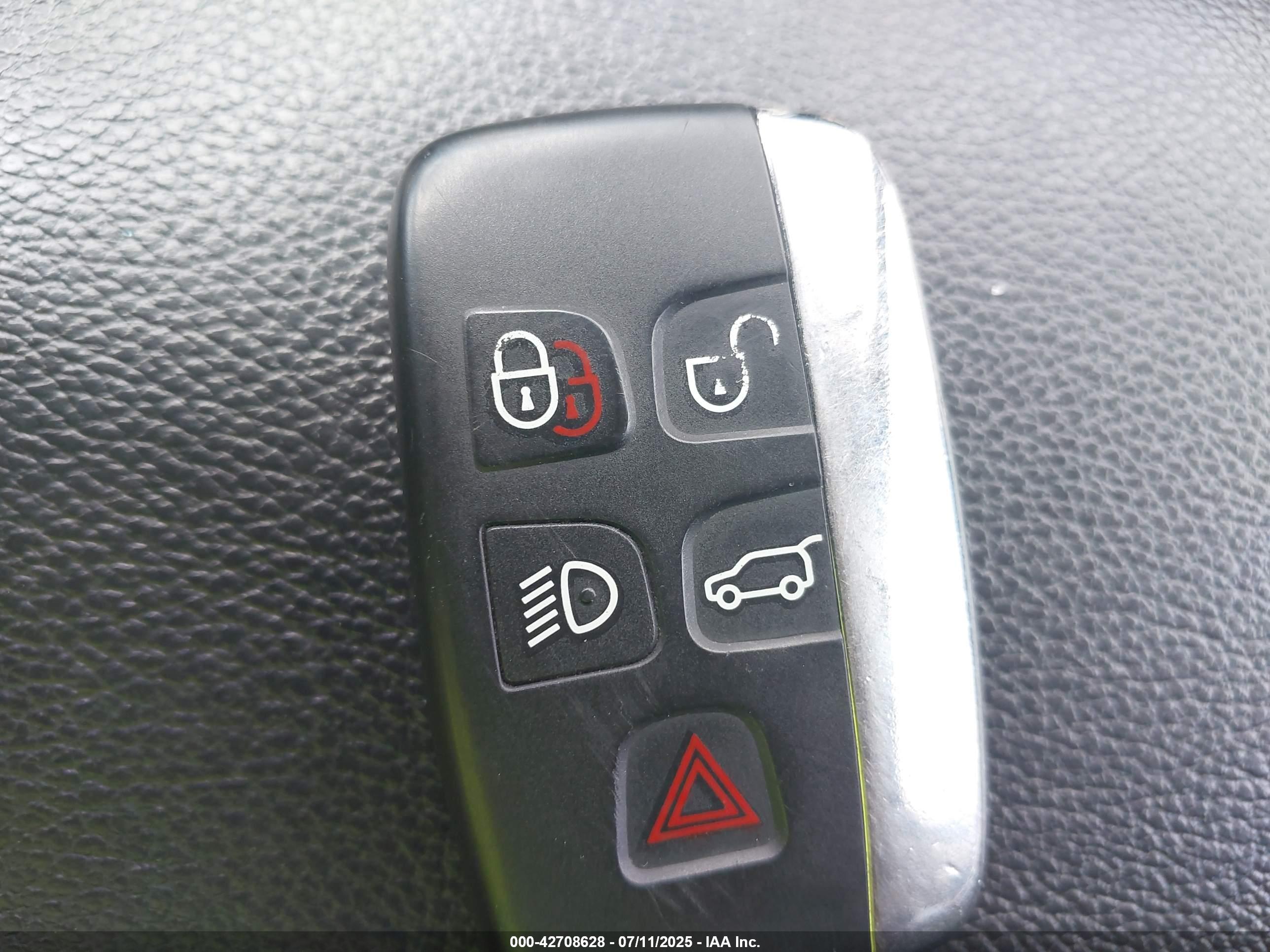 LAND ROVER image 11