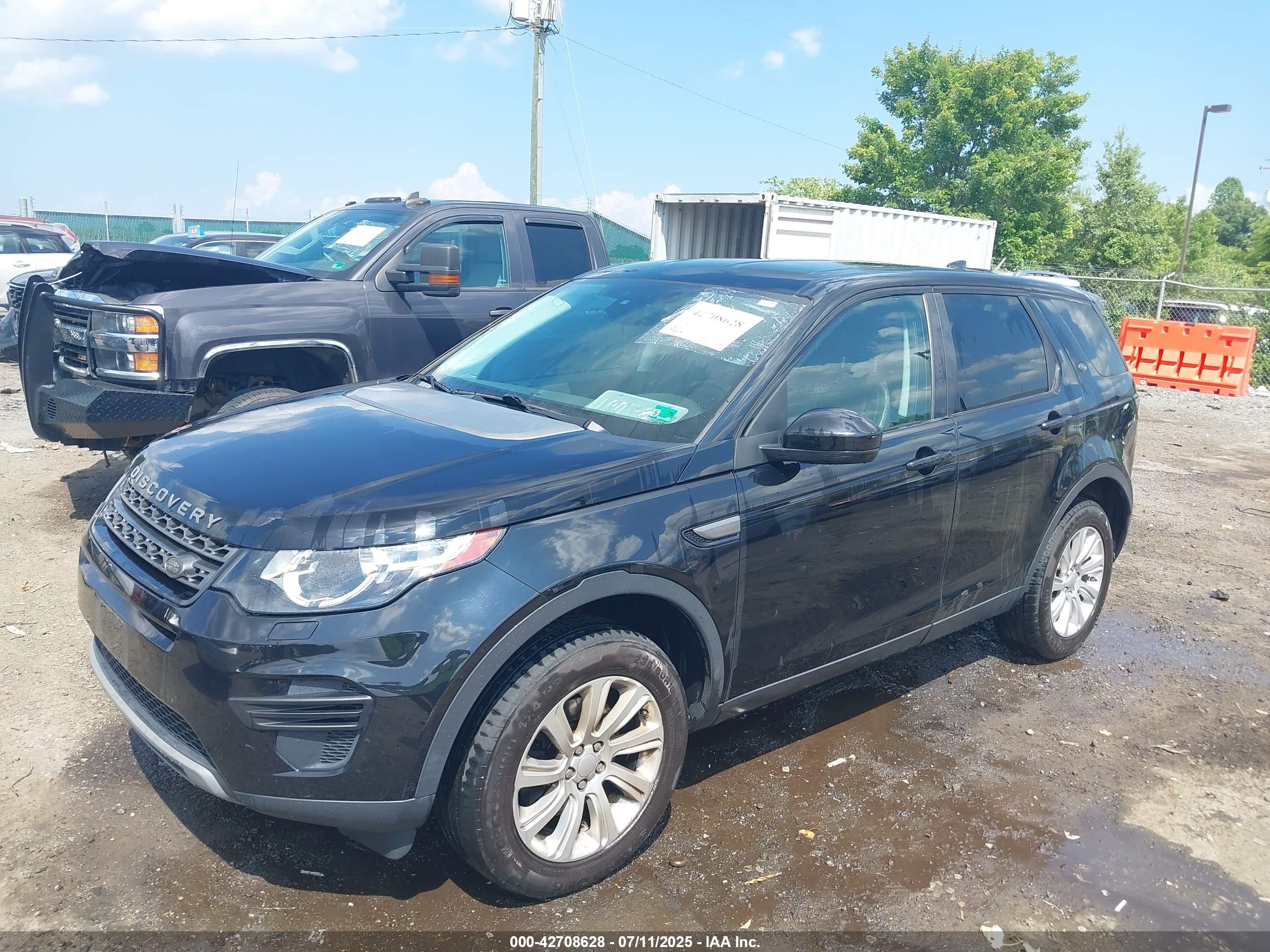 LAND ROVER image 2