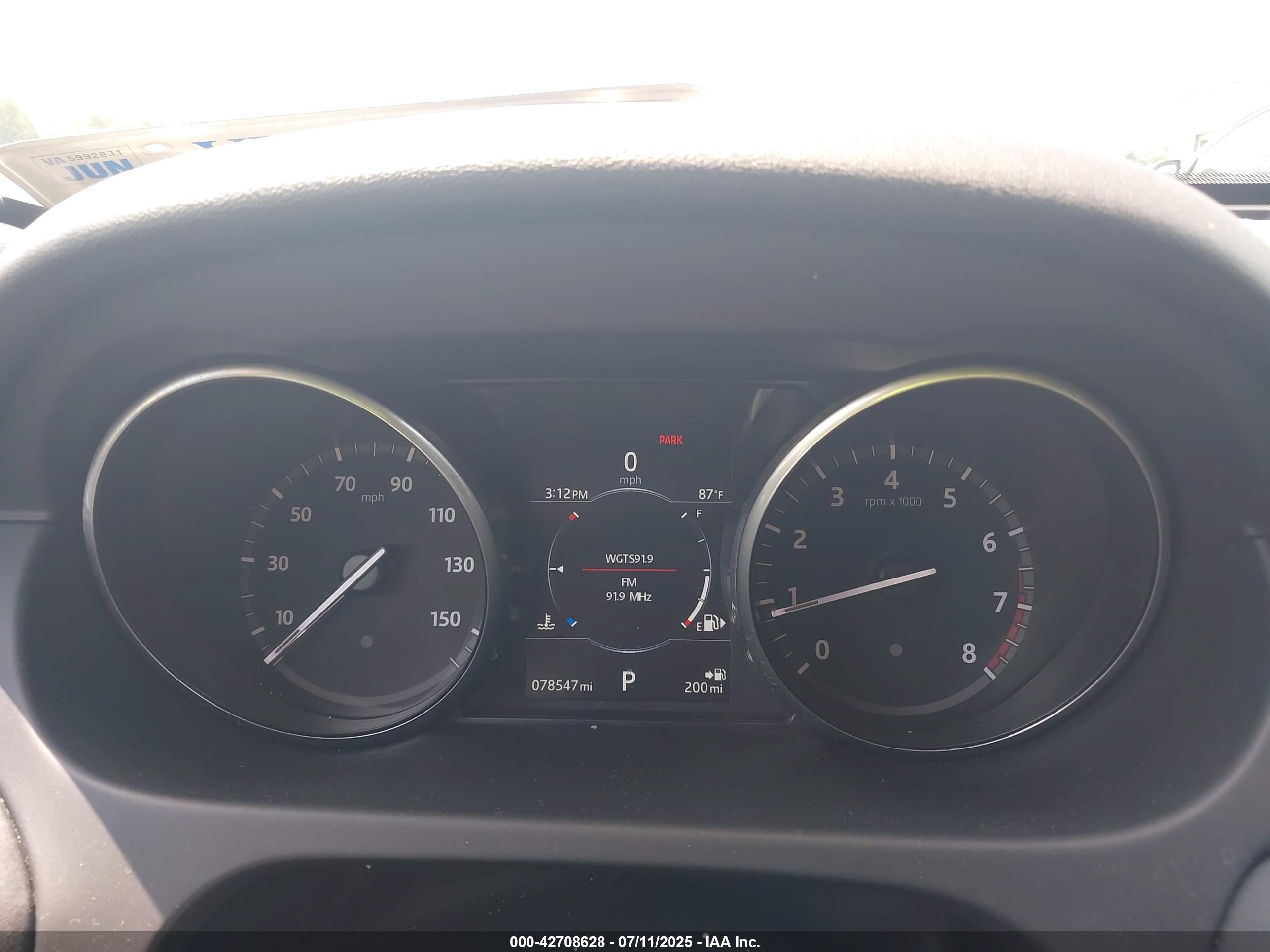 LAND ROVER image 7