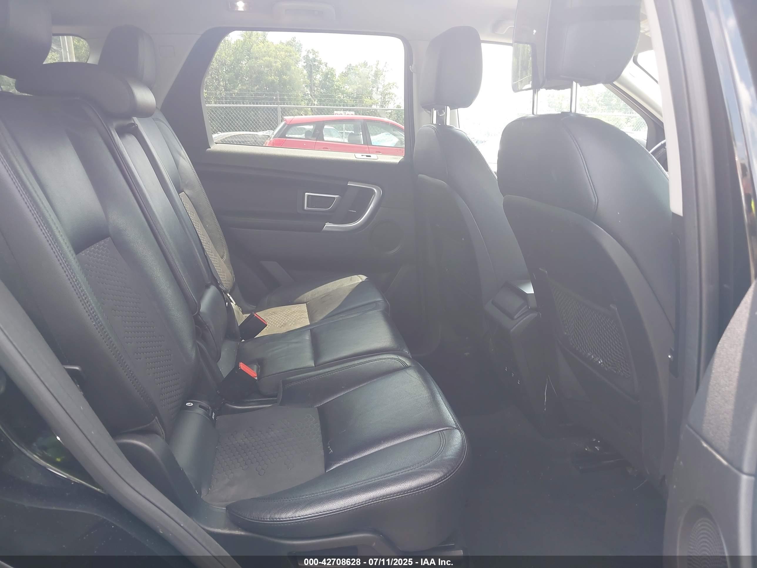 LAND ROVER image 8