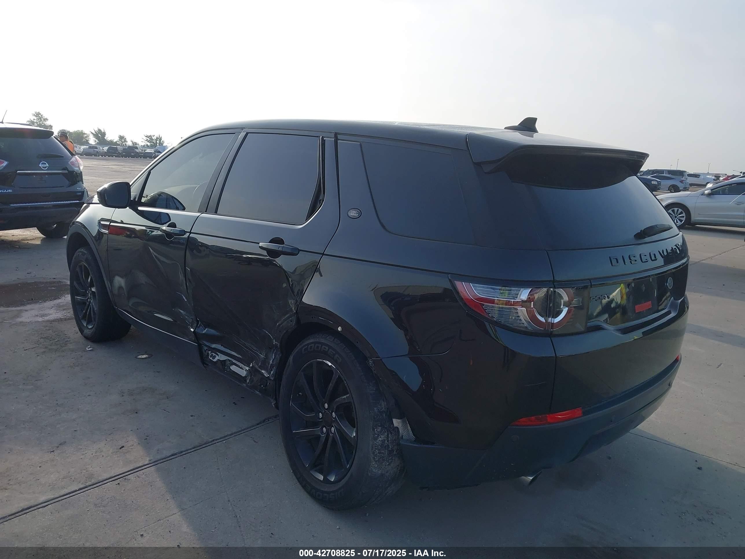 LAND ROVER image 3