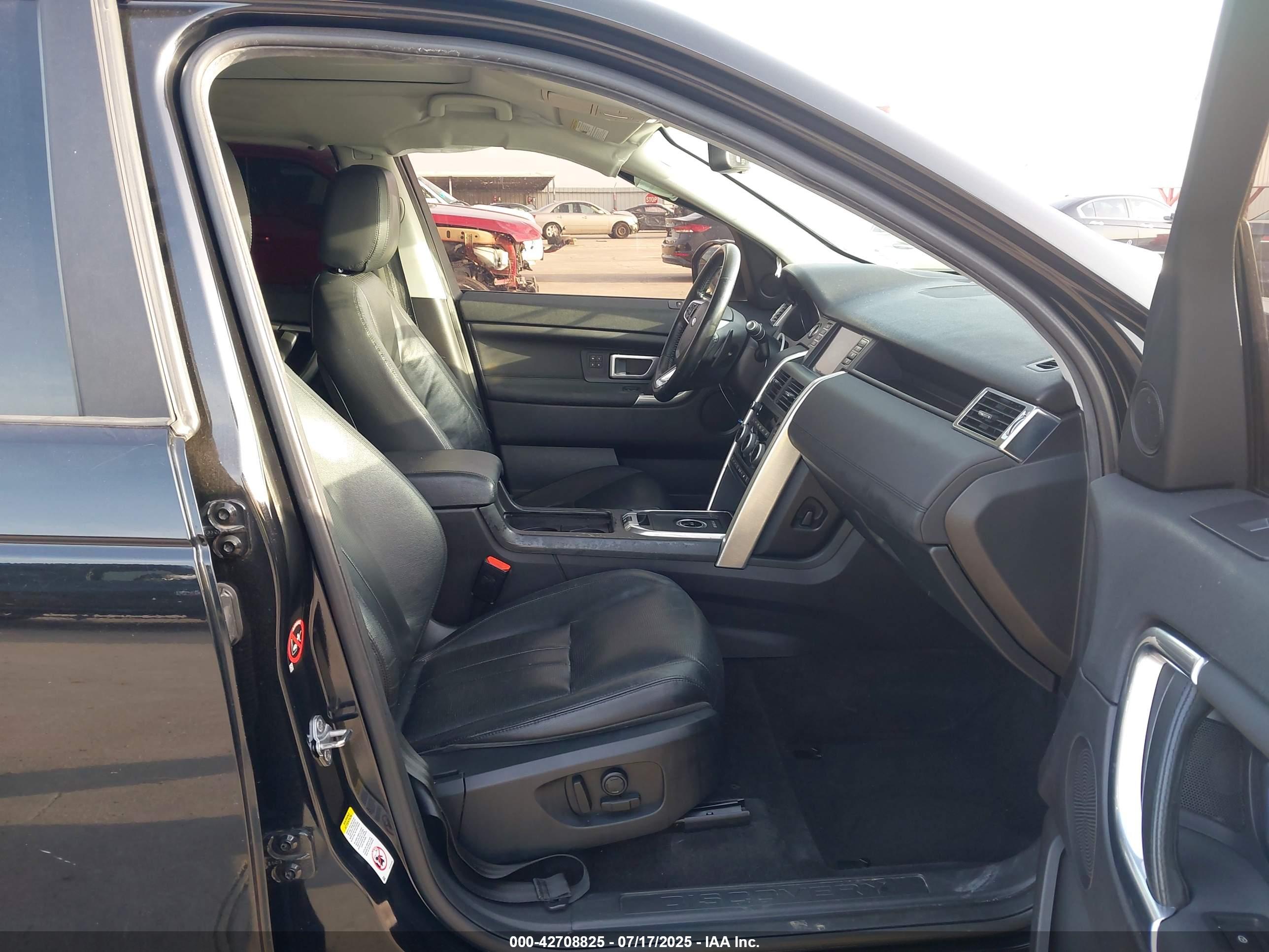 LAND ROVER image 5