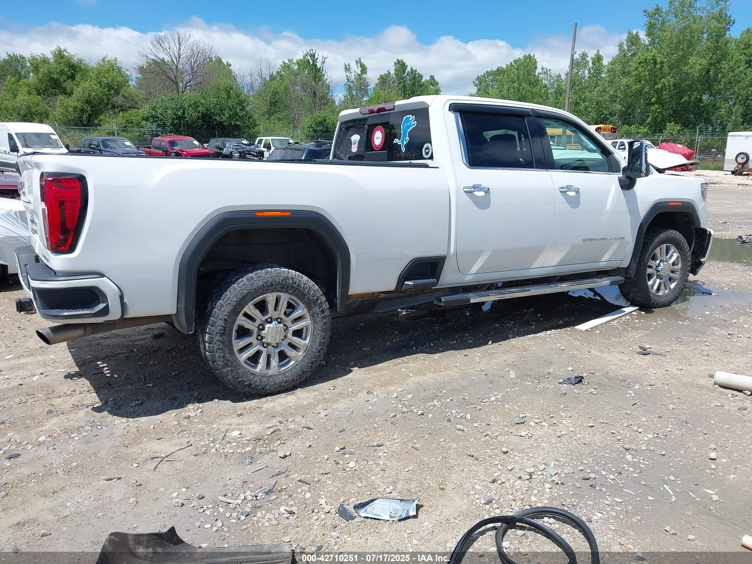 GMC SIERRA image 4