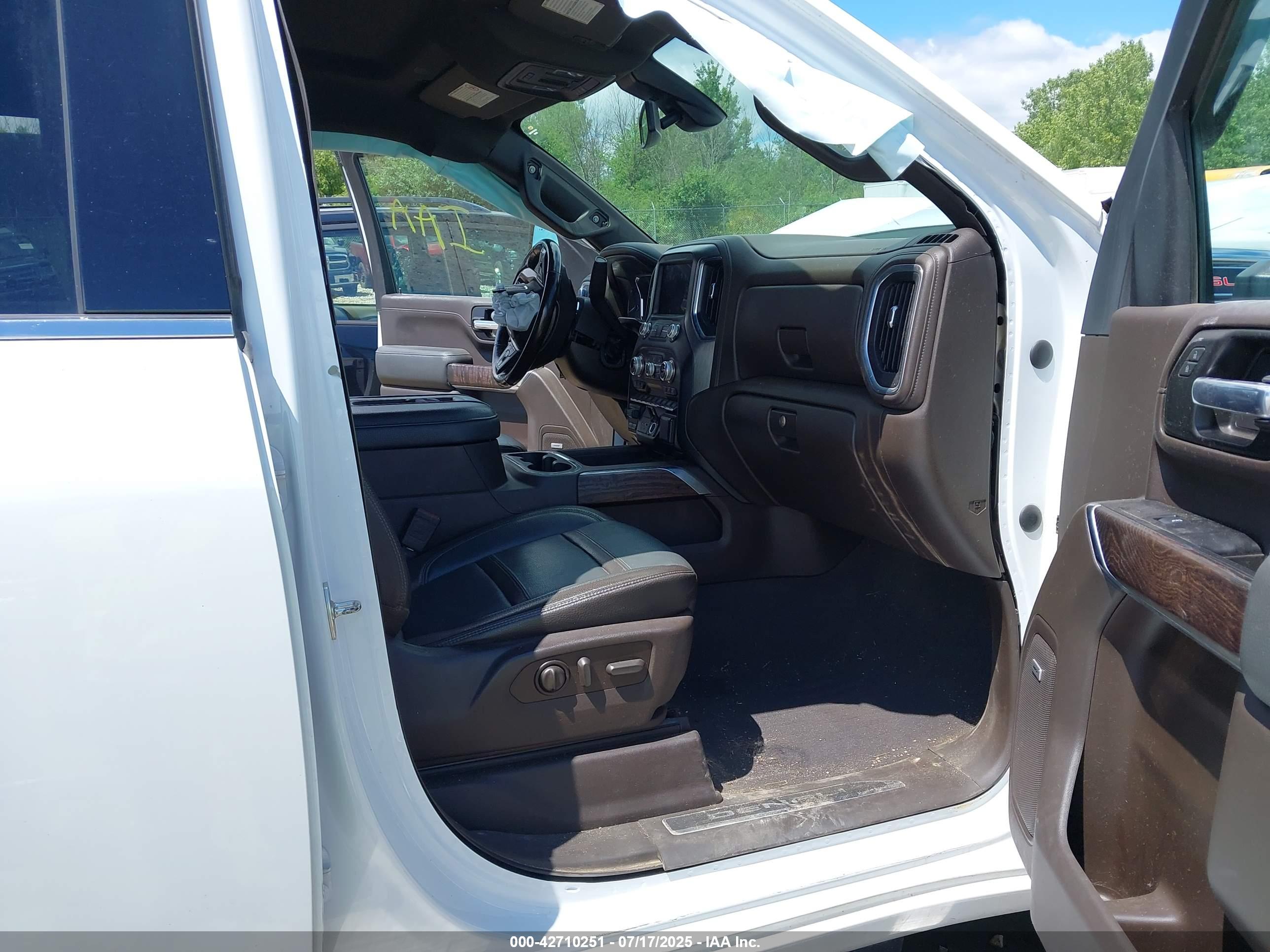 GMC SIERRA image 5