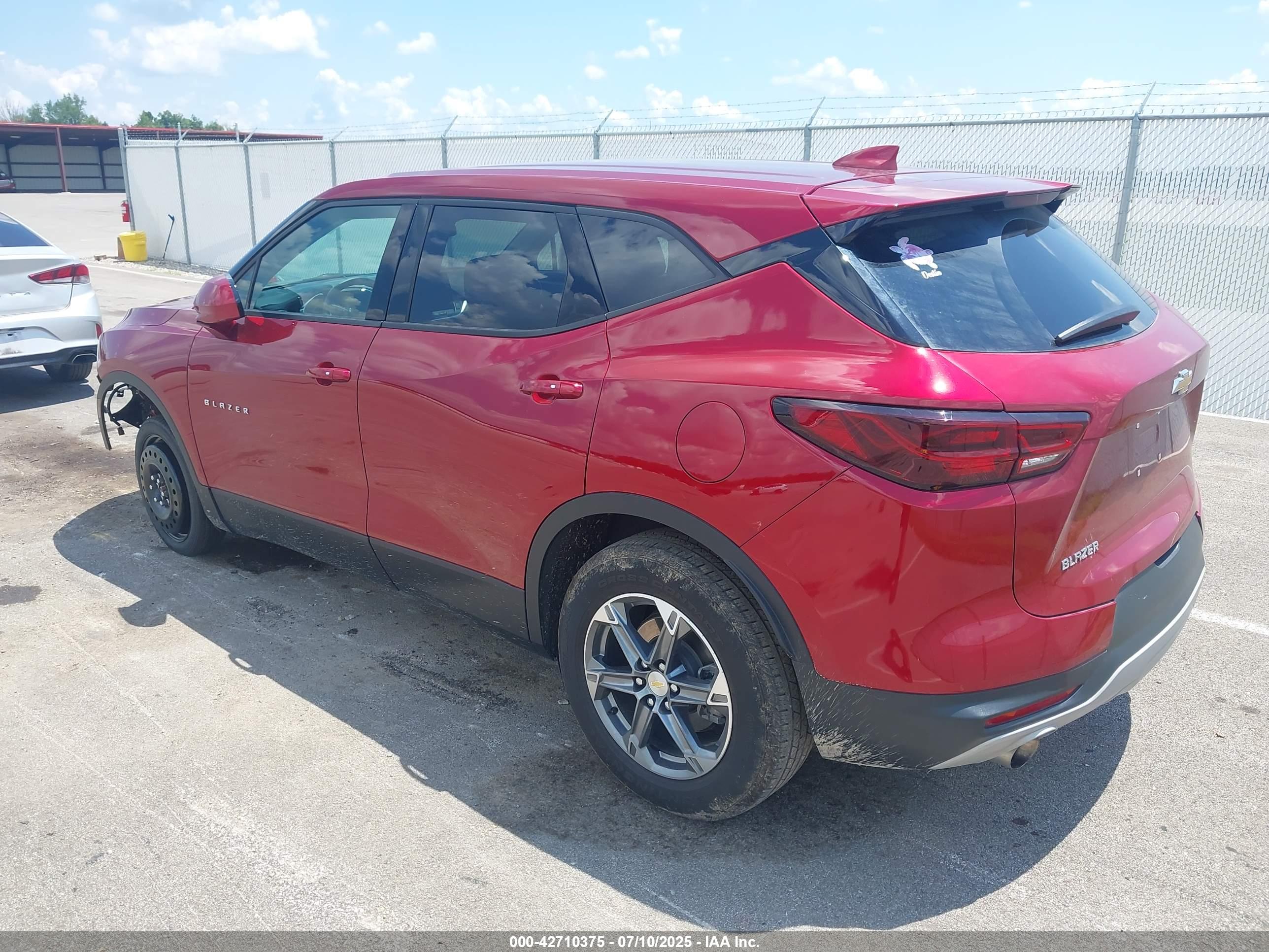 CHEVROLET BLAZER image 3