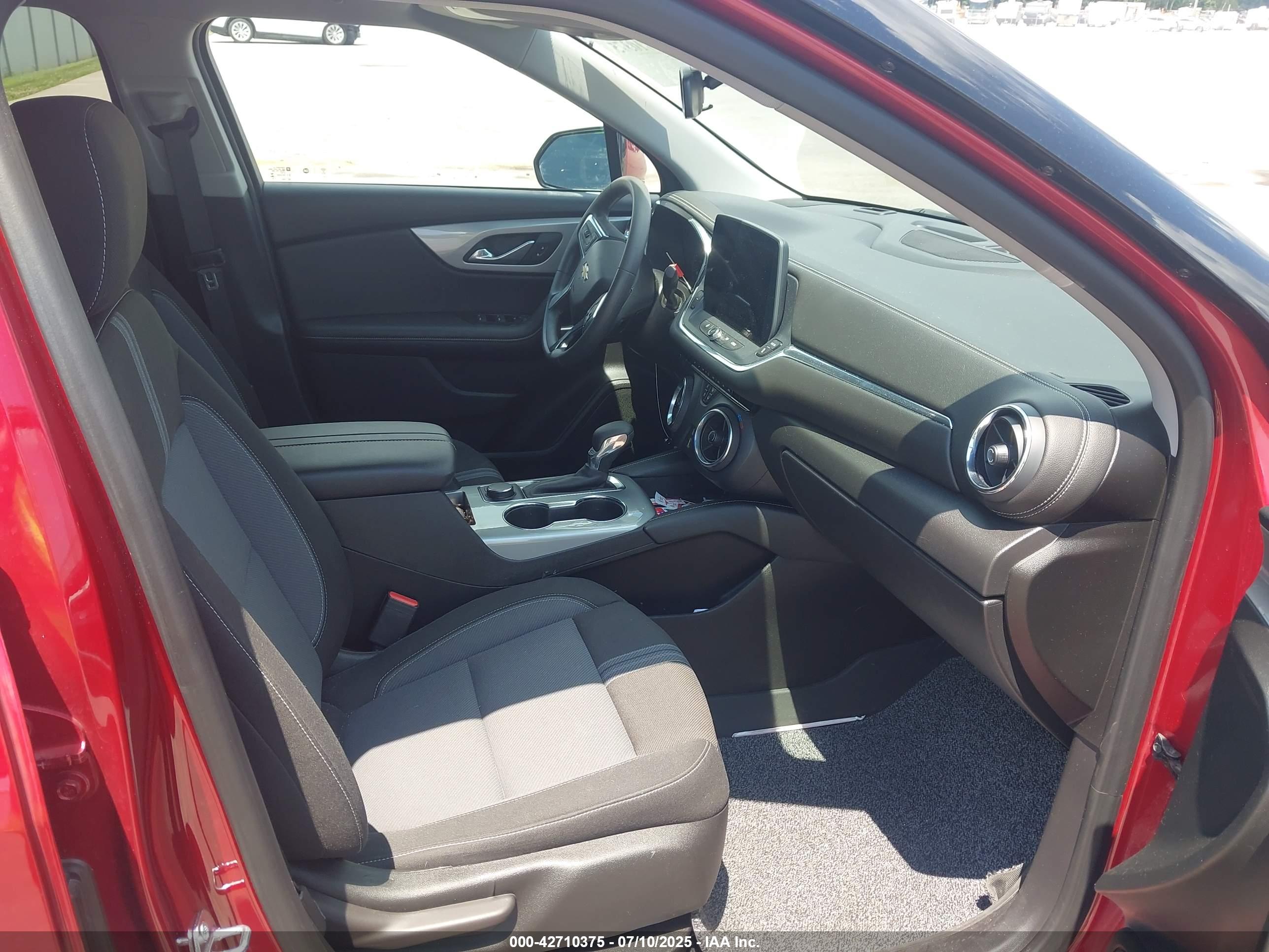 CHEVROLET BLAZER image 5