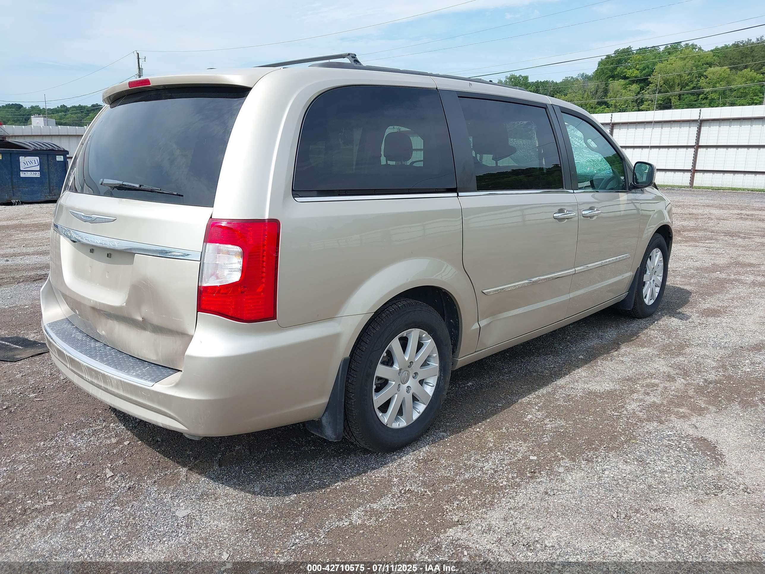 CHRYSLER TOWN image 4