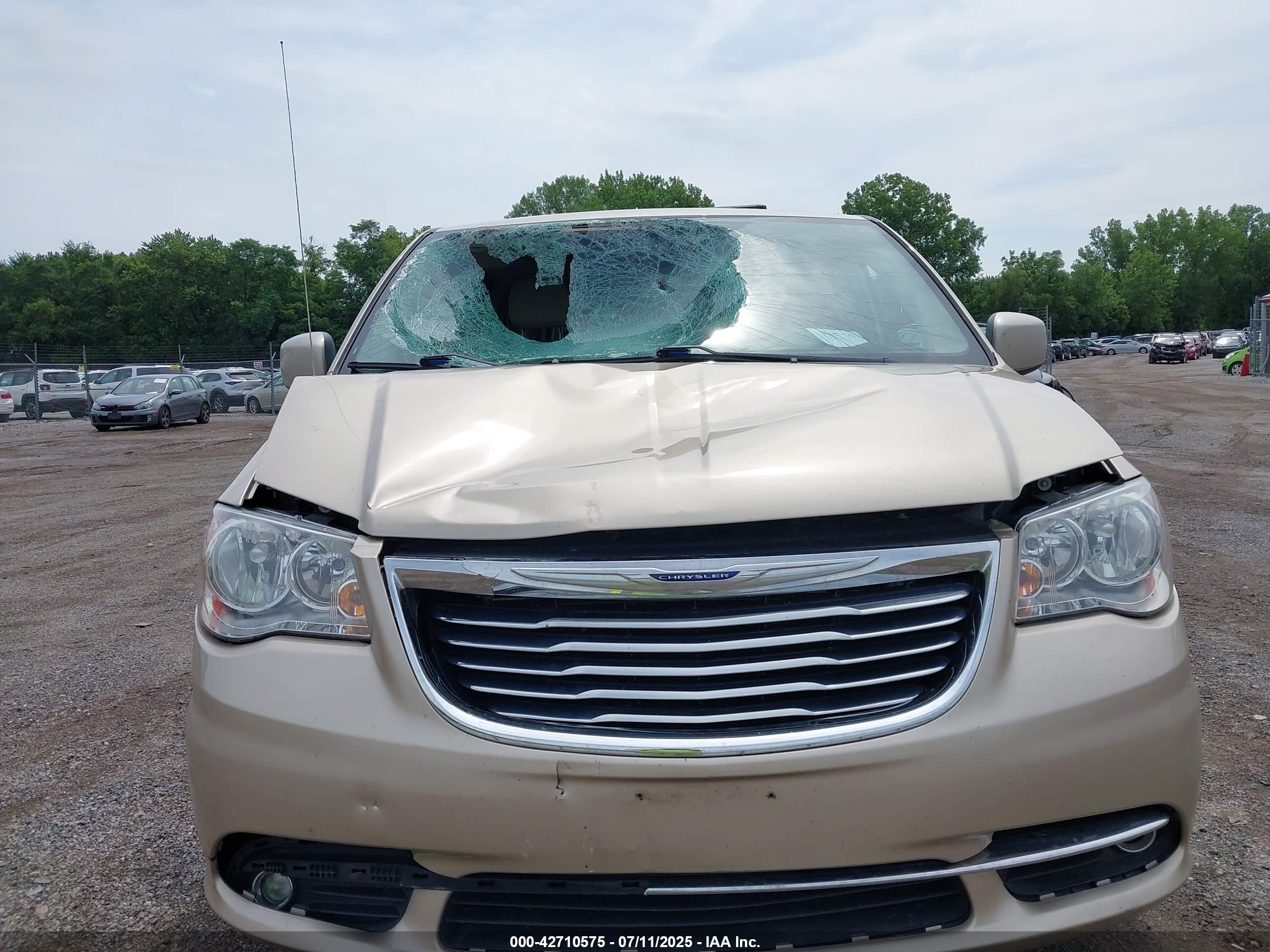 CHRYSLER TOWN image 6