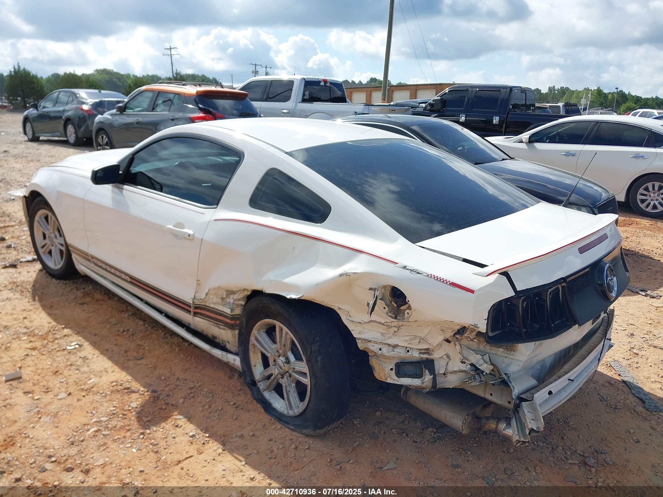 FORD MUSTANG image 3