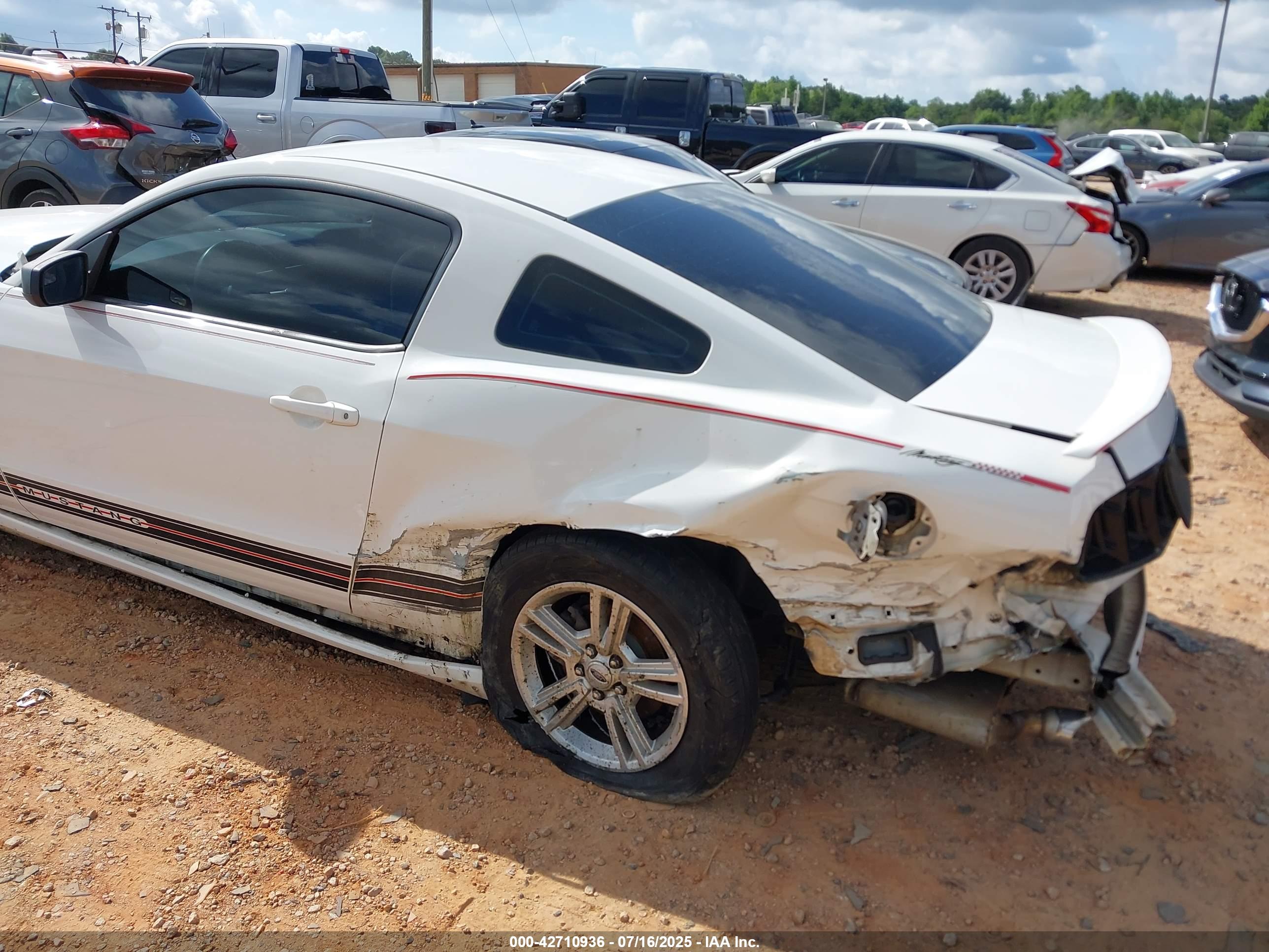 FORD MUSTANG image 6